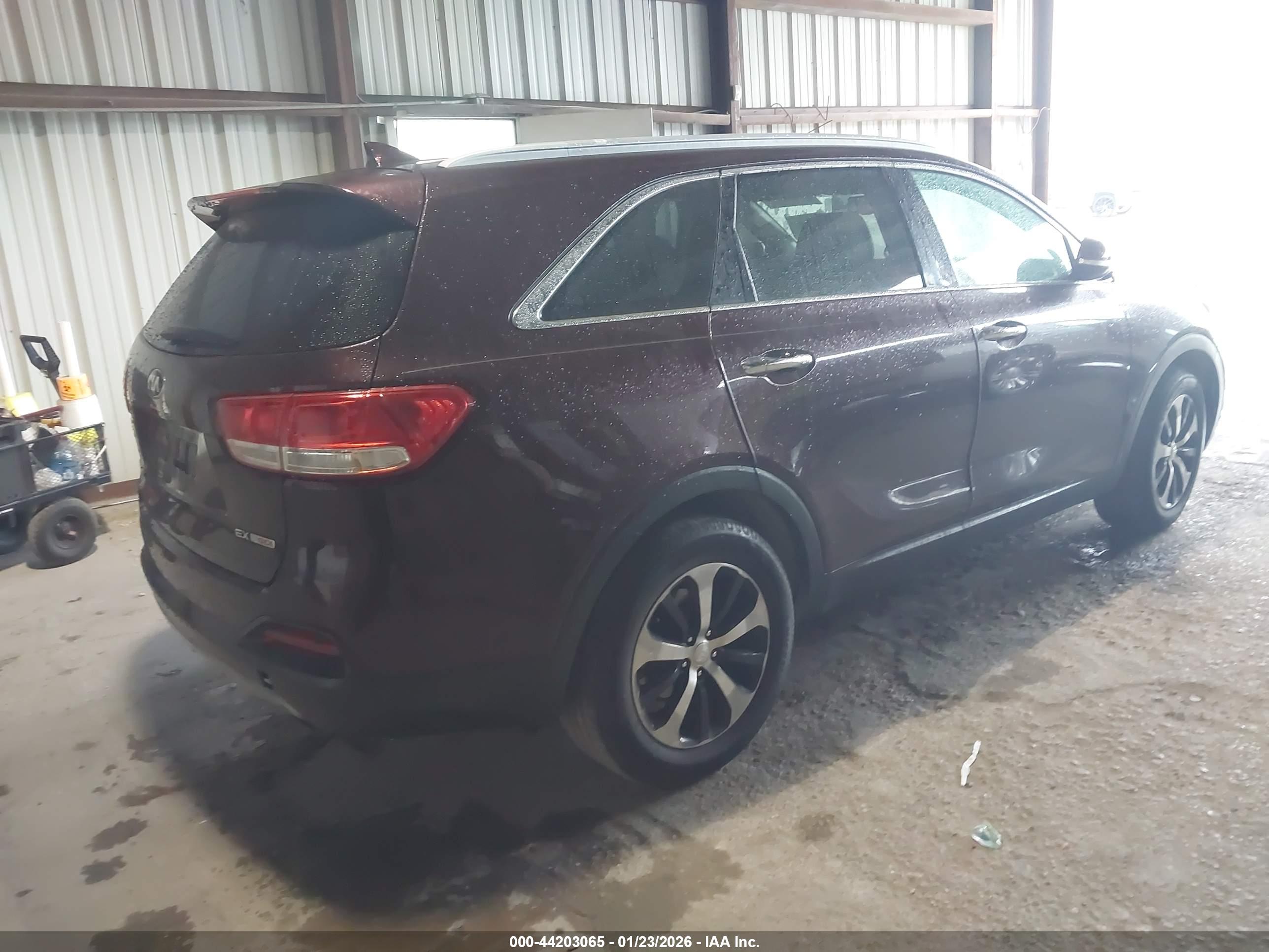 KIA SORENTO image 4