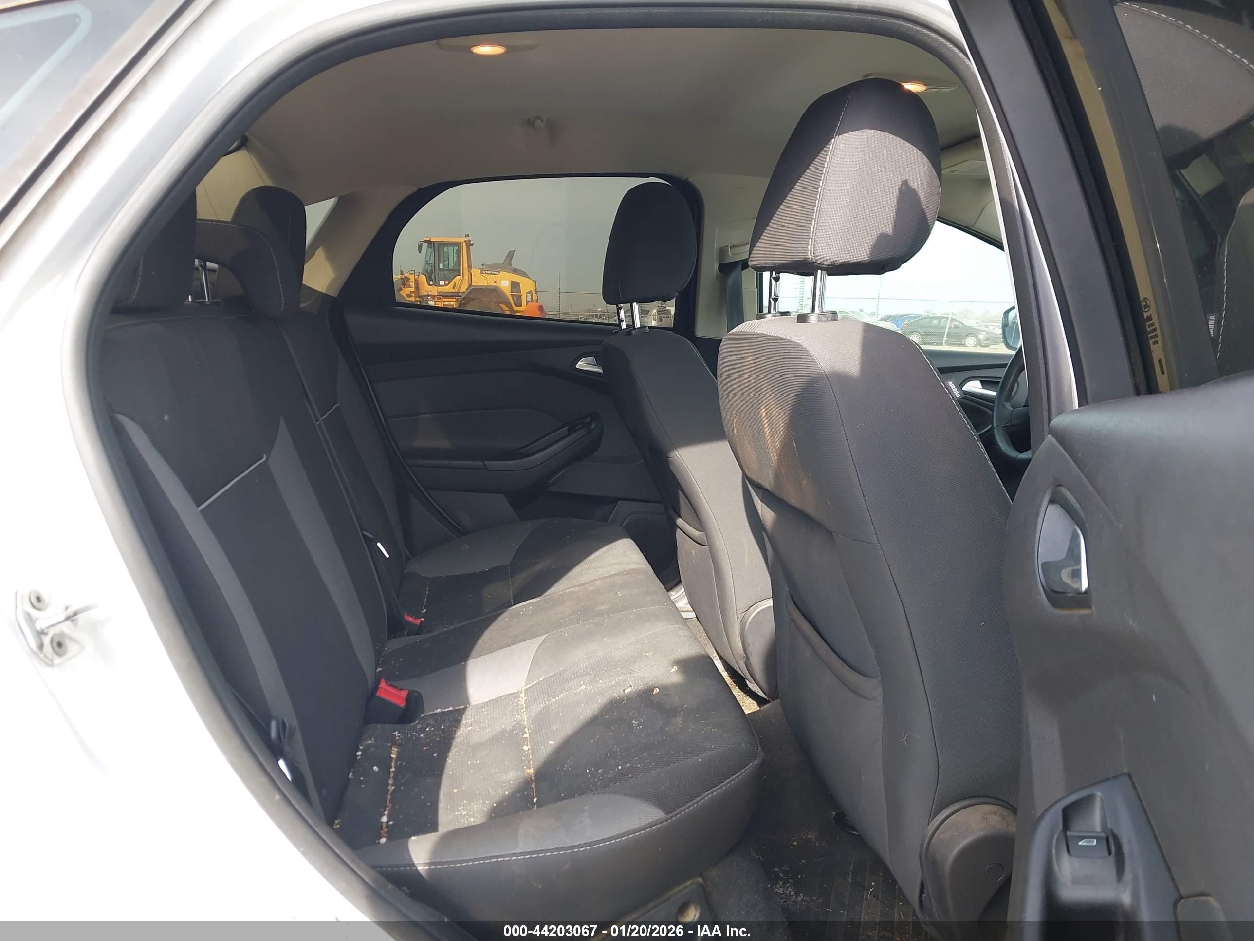 FORD FOCUS image 8
