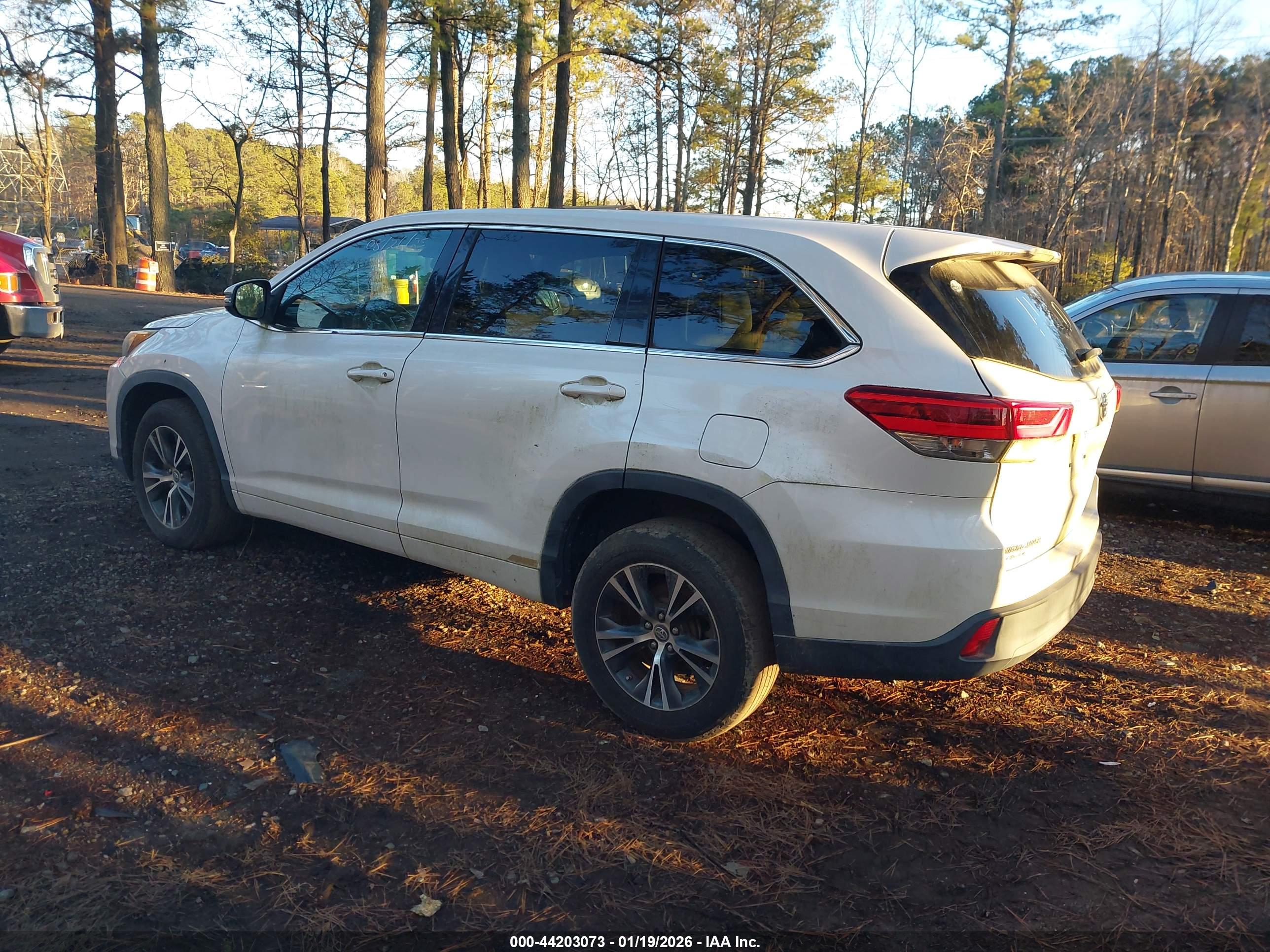TOYOTA HIGHLANDER image 3