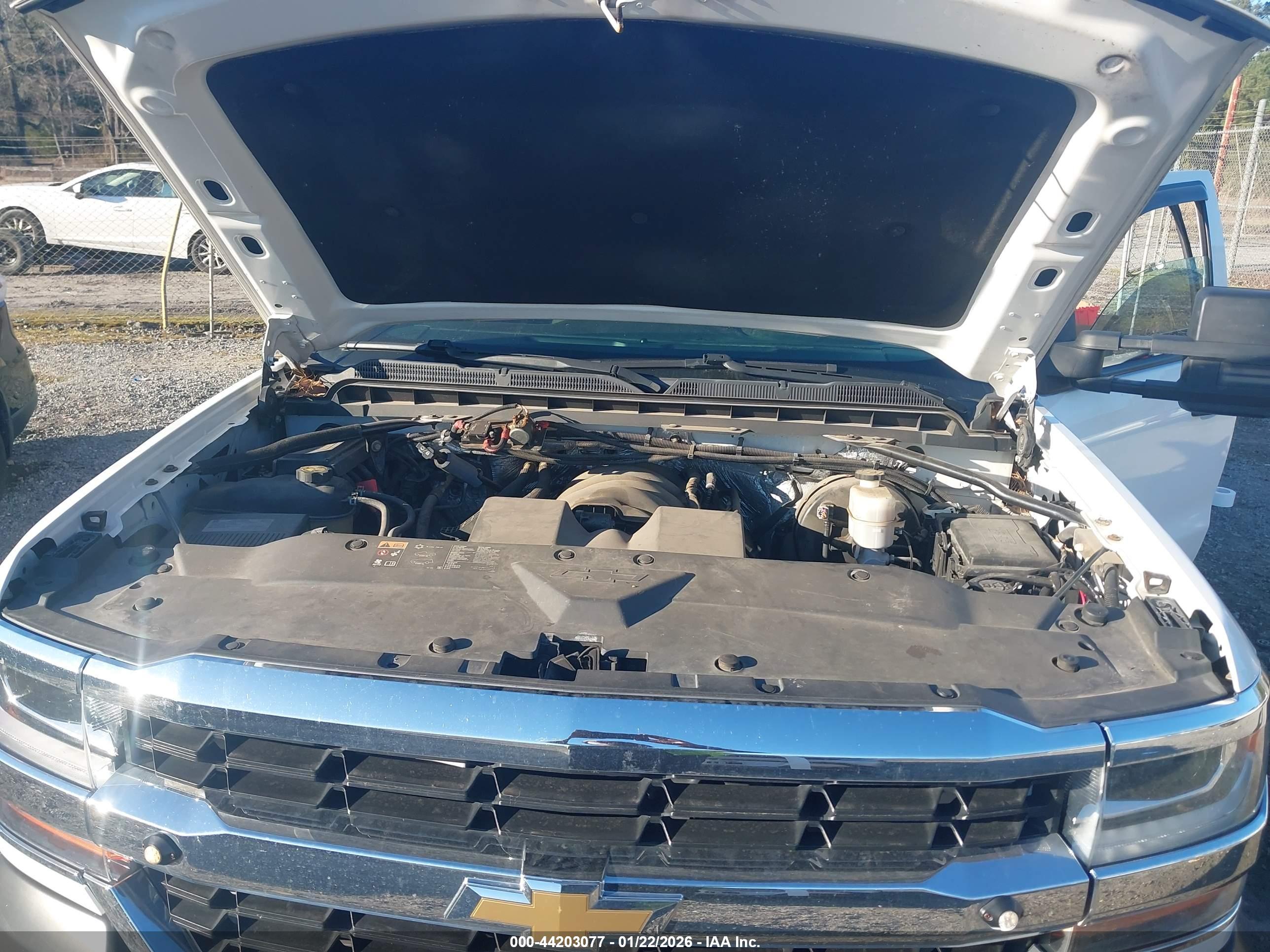 CHEVROLET SILVERADO image 10