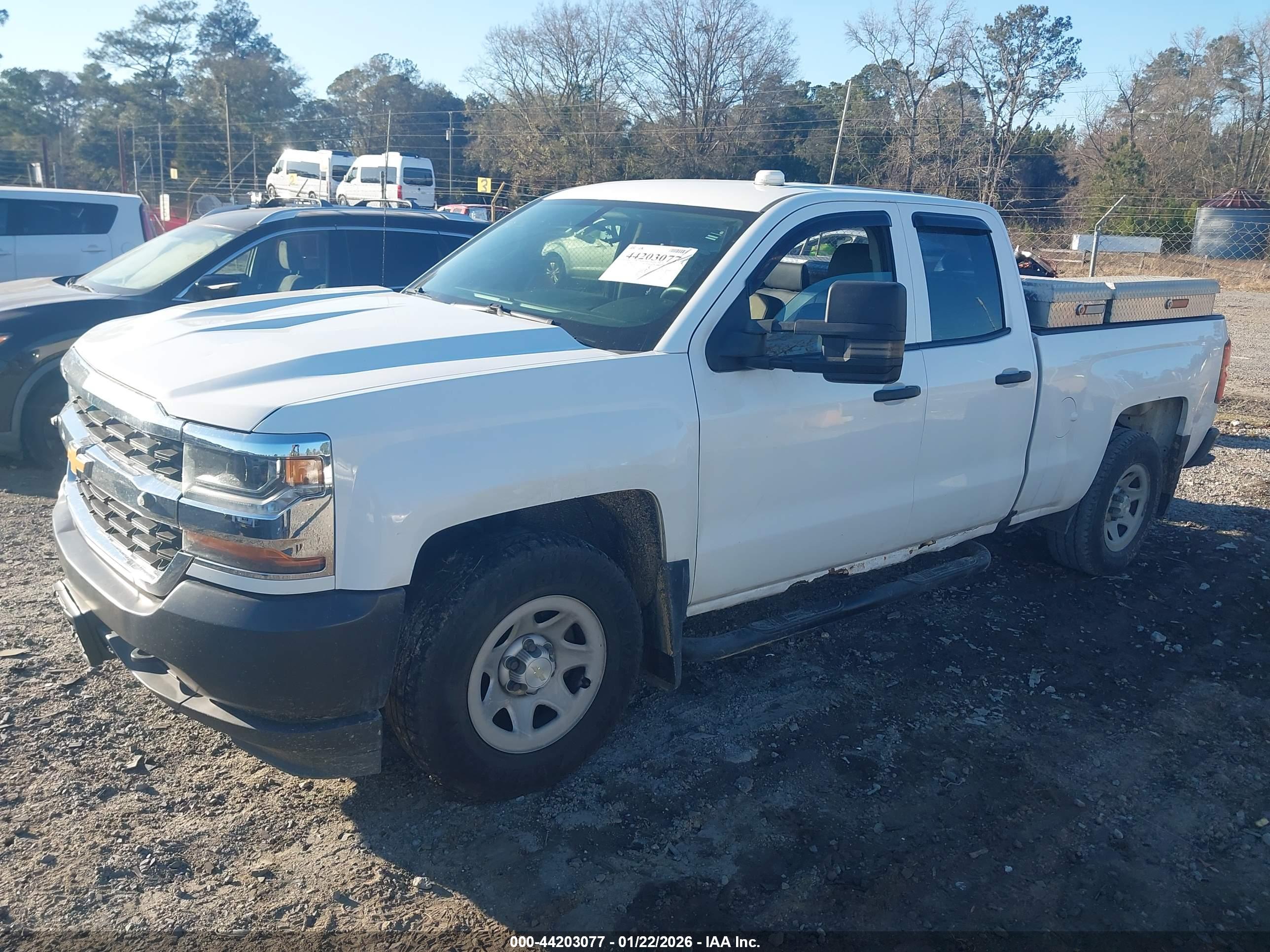 CHEVROLET SILVERADO image 2