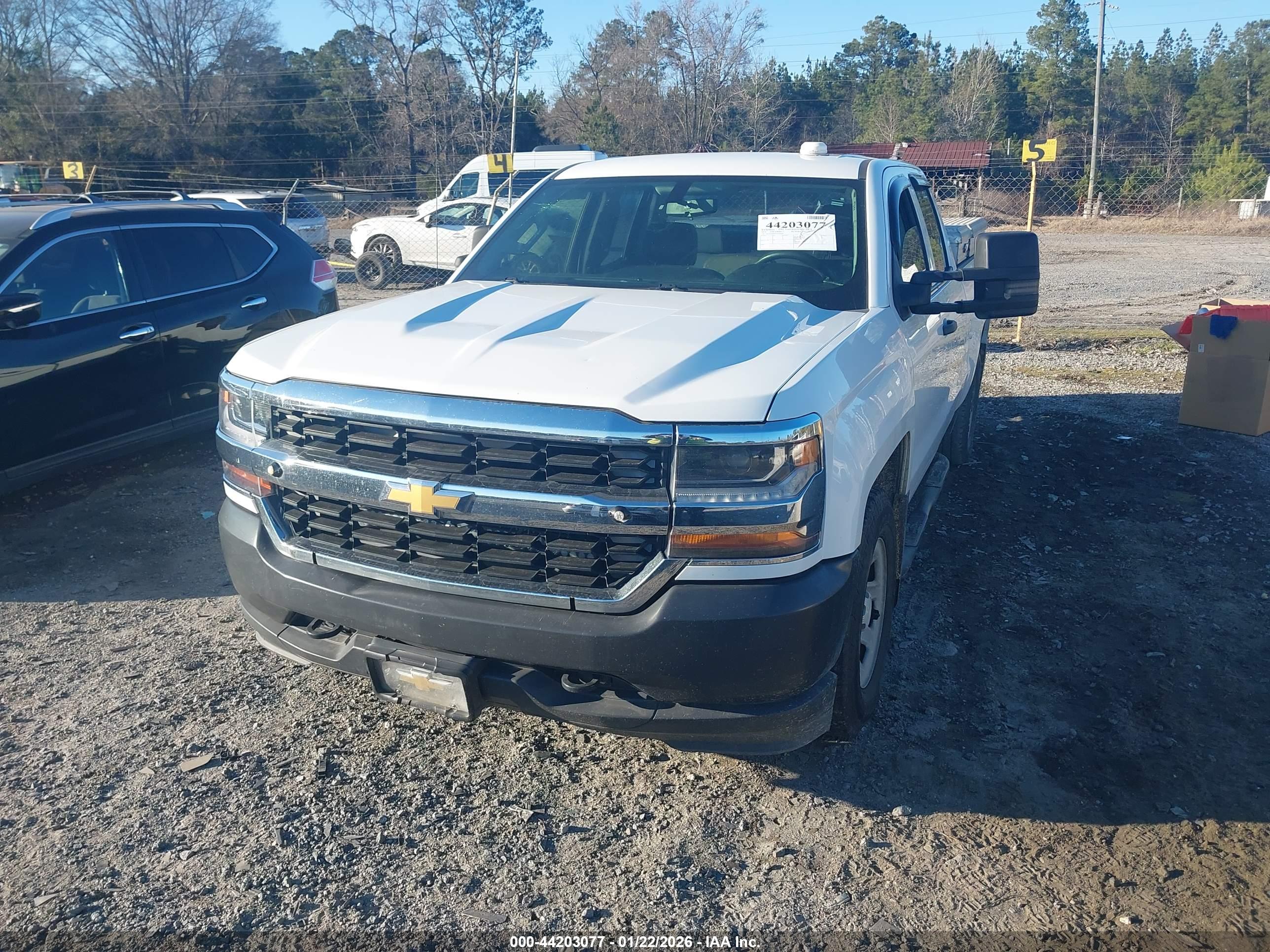 CHEVROLET SILVERADO image 6