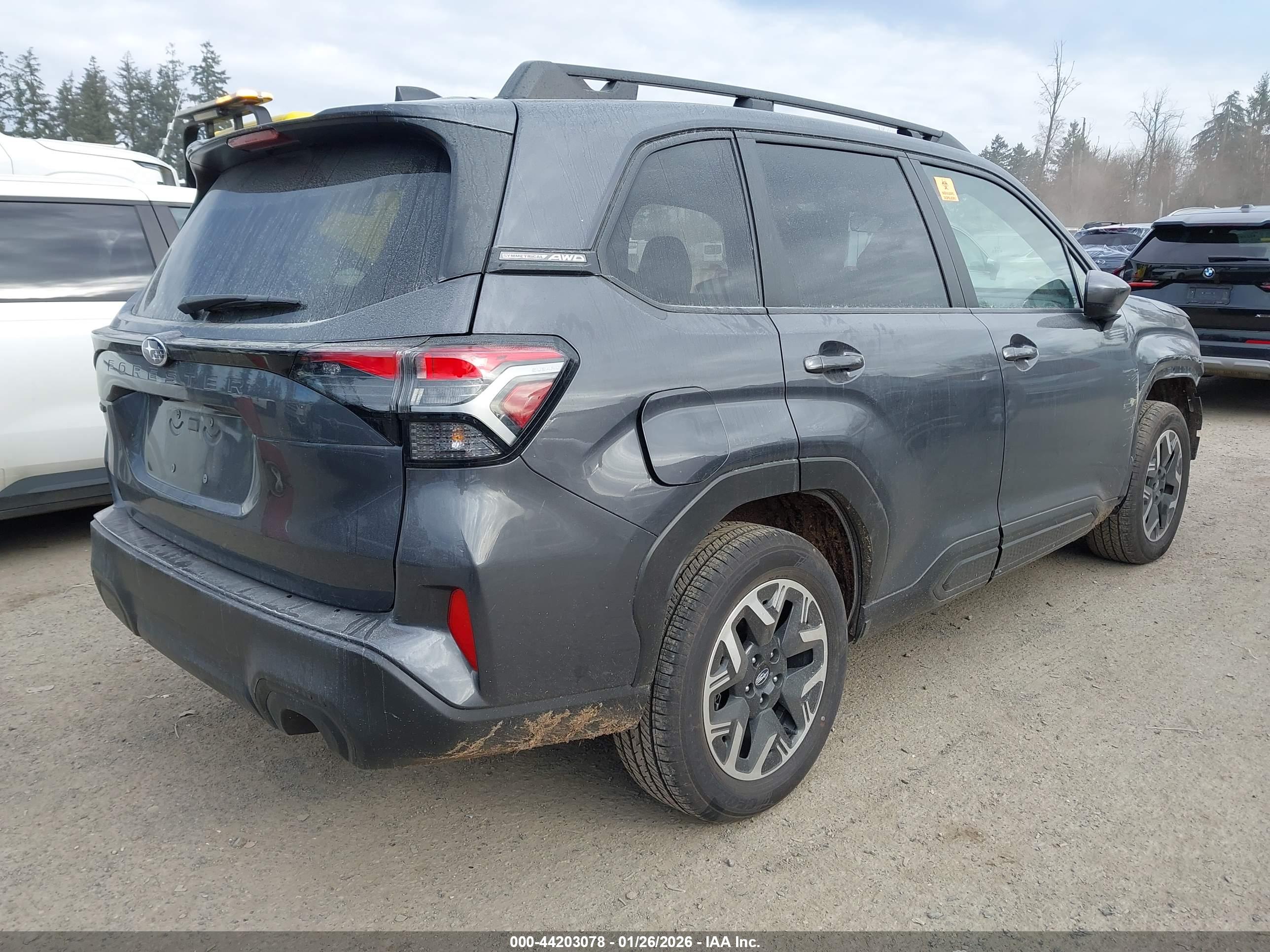 SUBARU FORESTER image 4