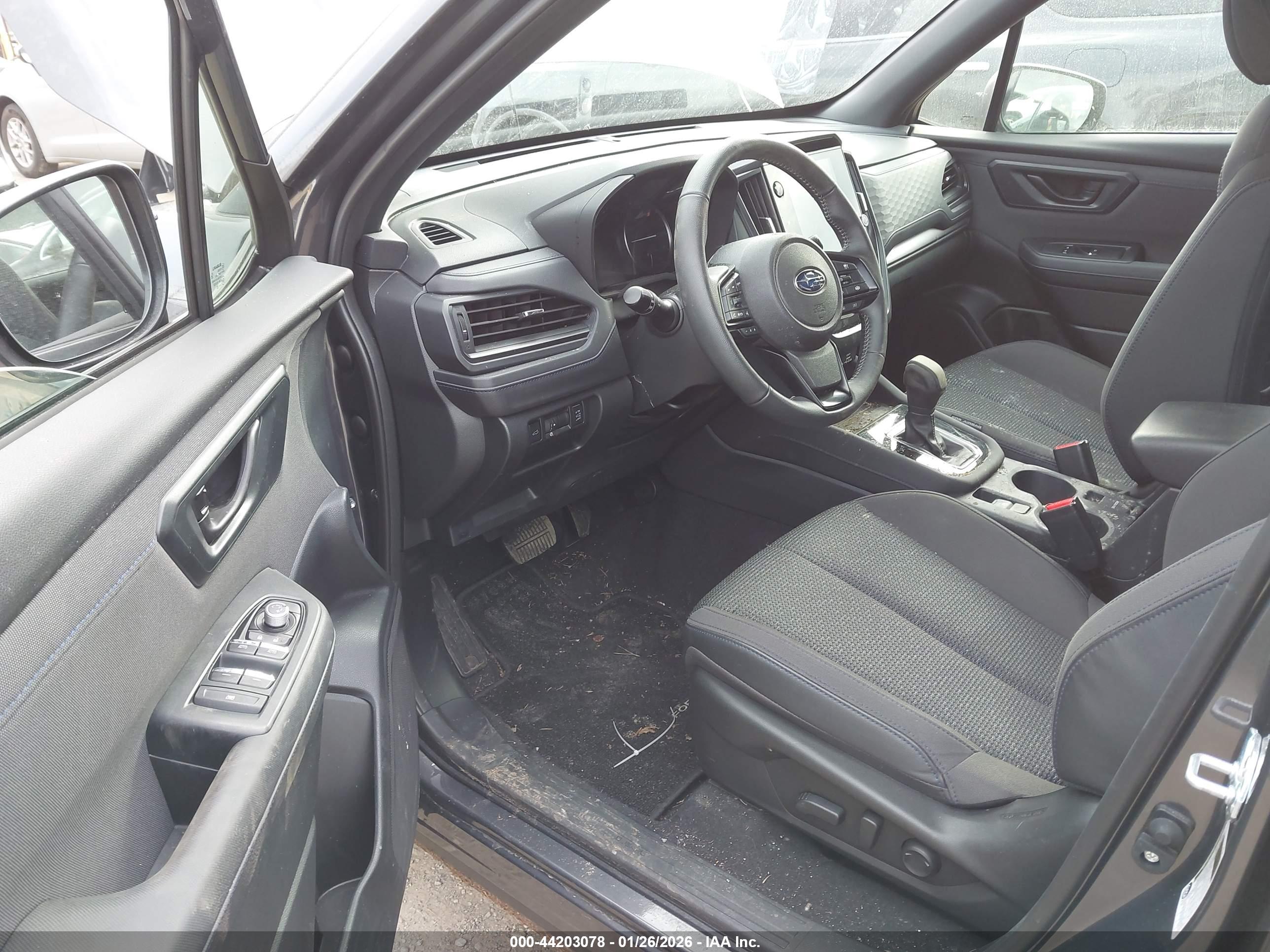SUBARU FORESTER image 5