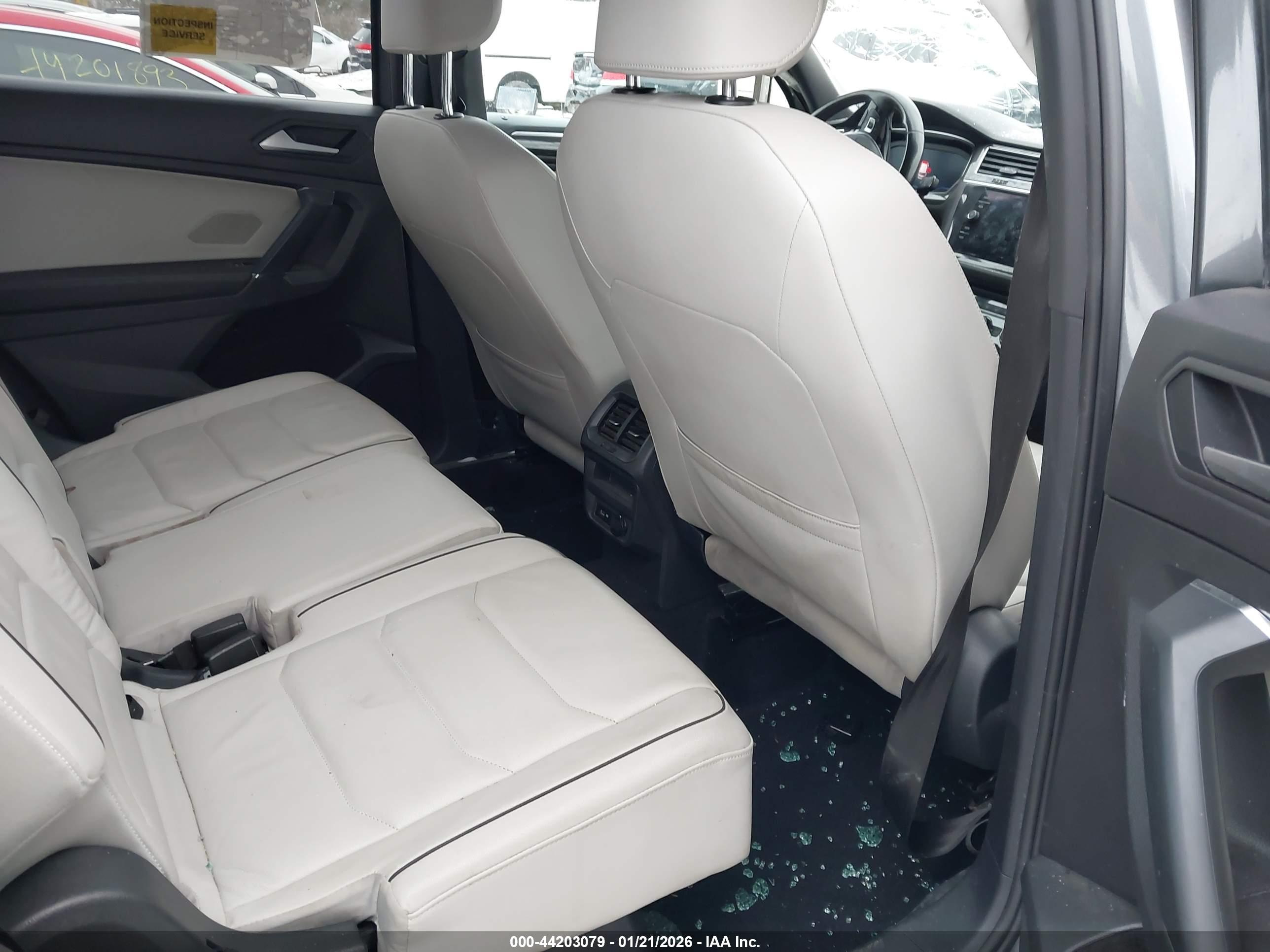 VOLKSWAGEN TIGUAN image 8