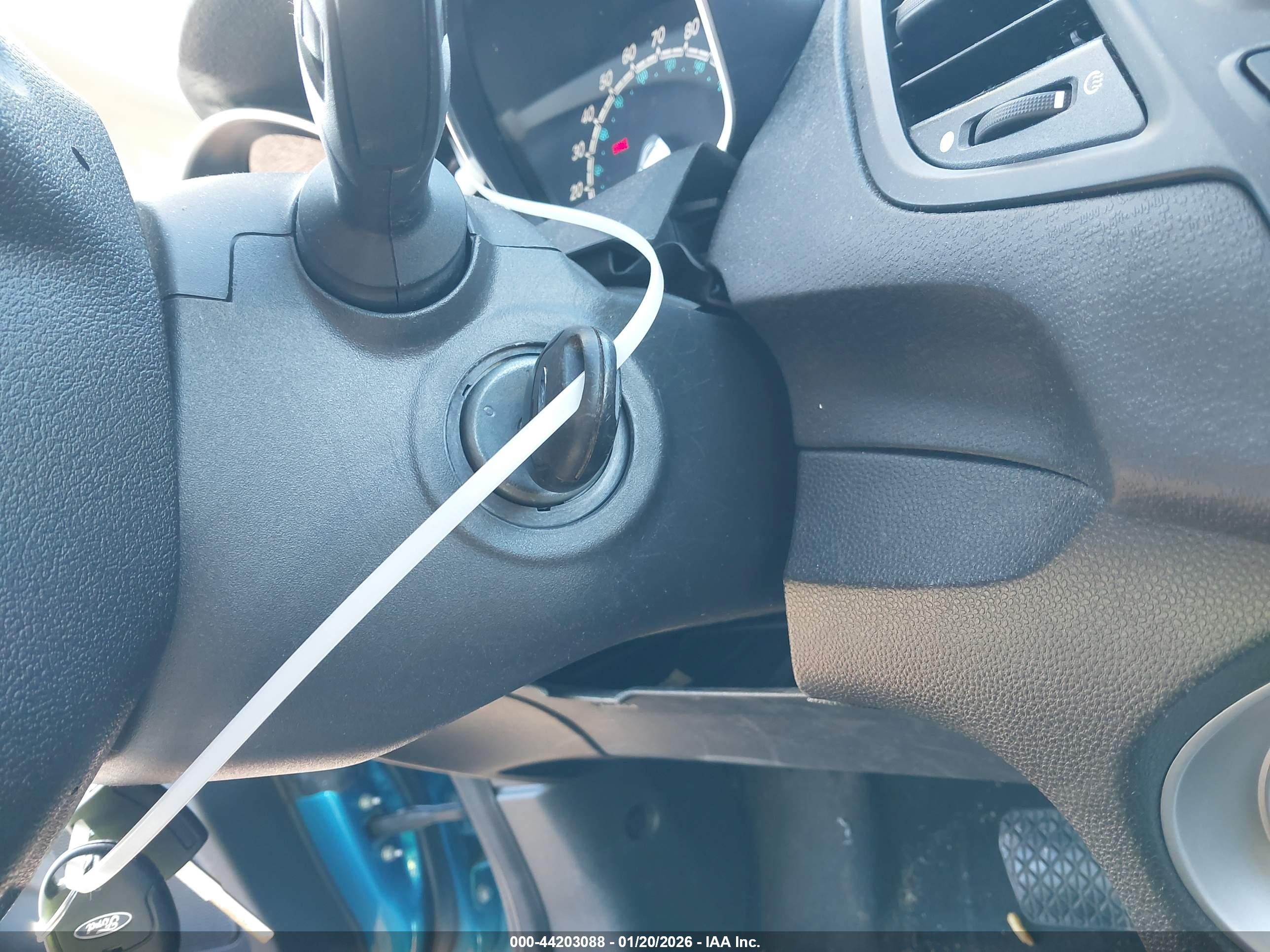 FORD FIESTA image 11