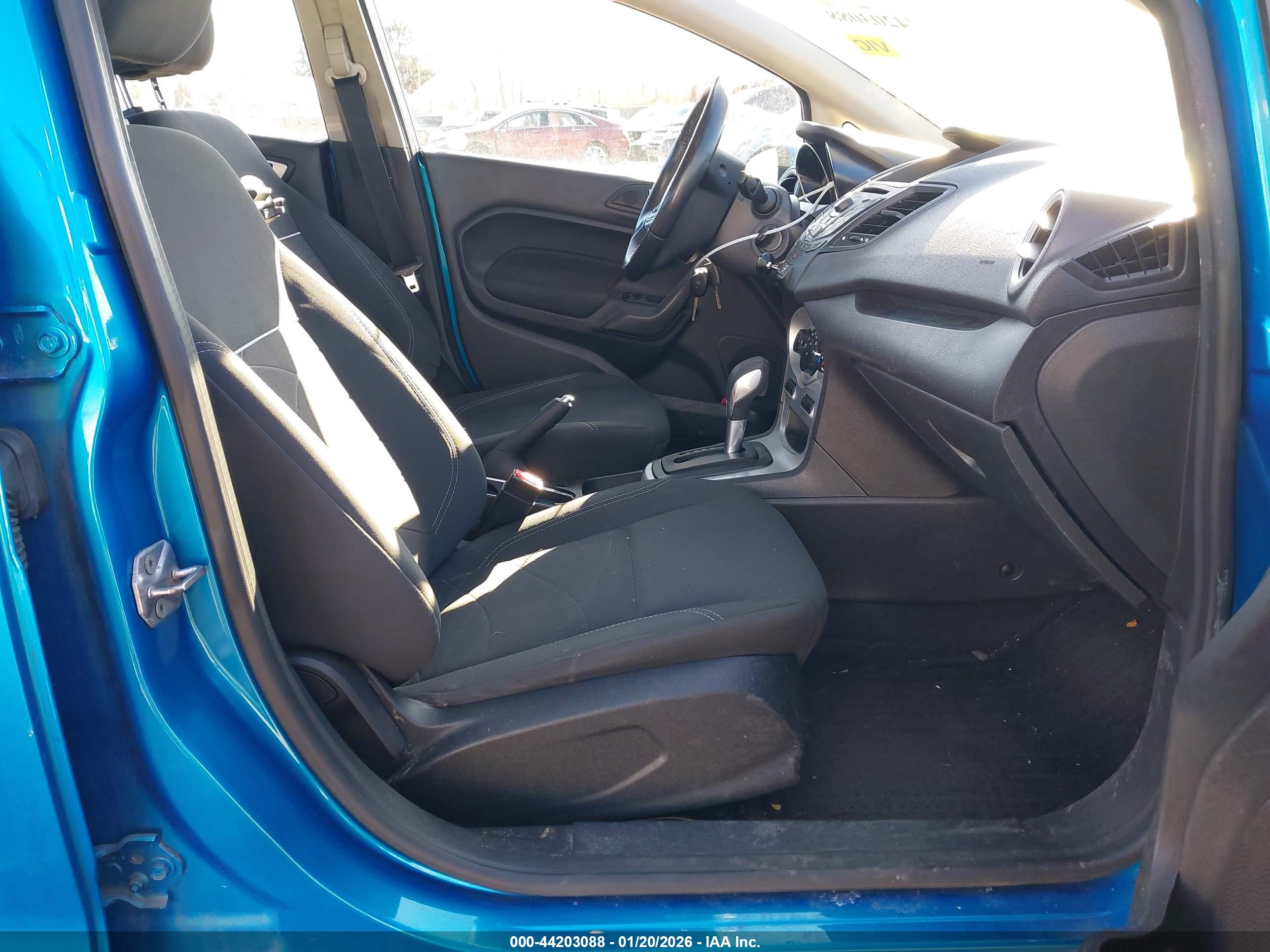 FORD FIESTA image 5