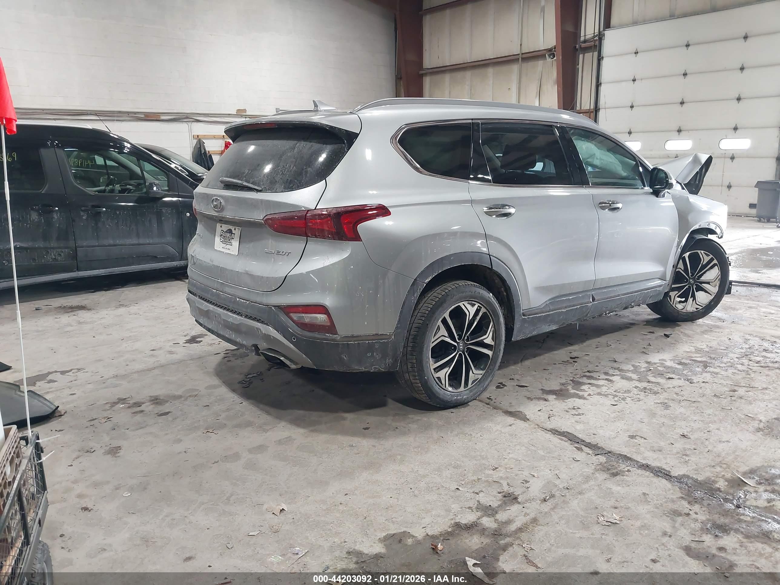 HYUNDAI SANTA image 4