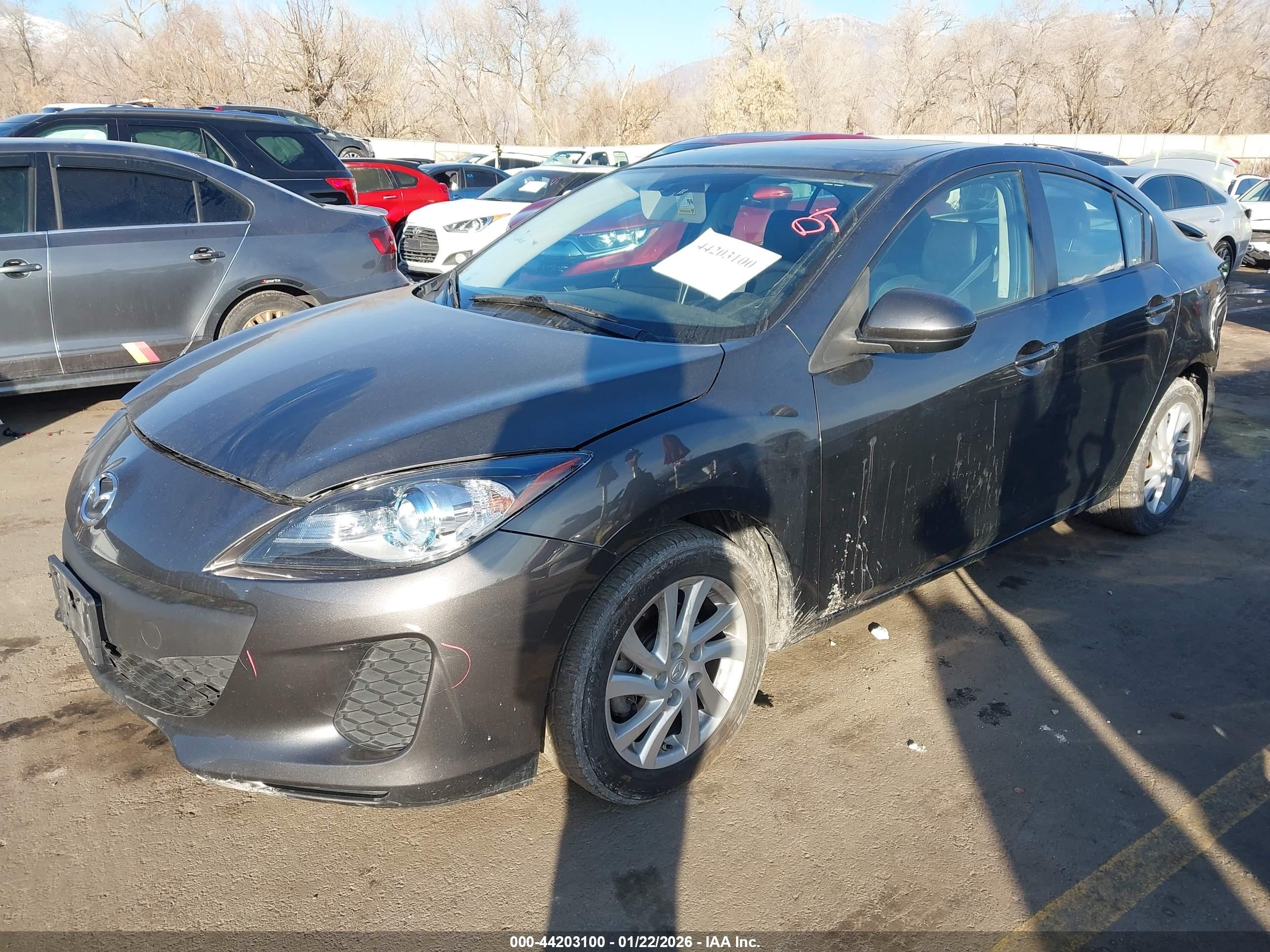 MAZDA MAZDA3 image 2