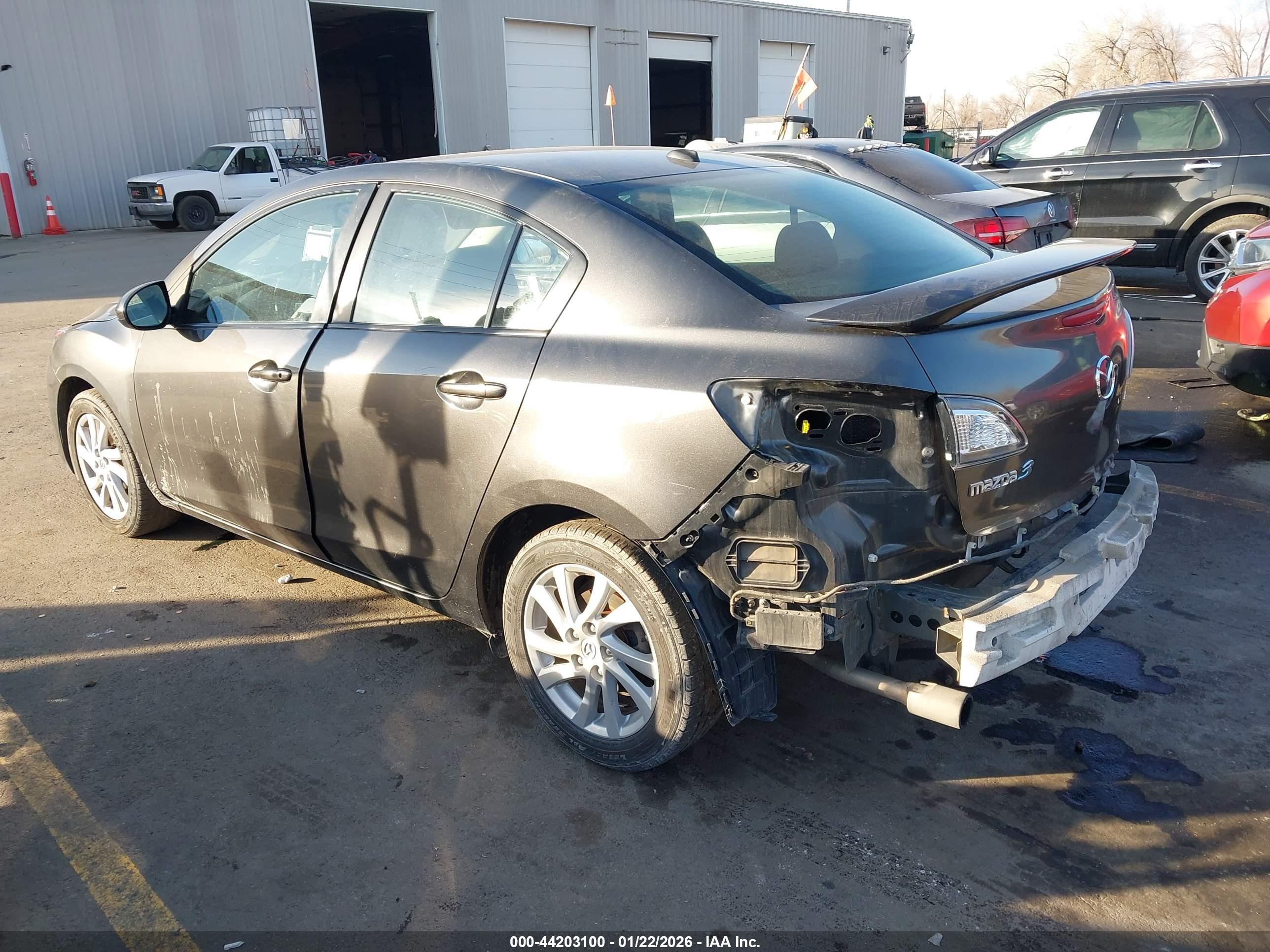 MAZDA MAZDA3 image 3
