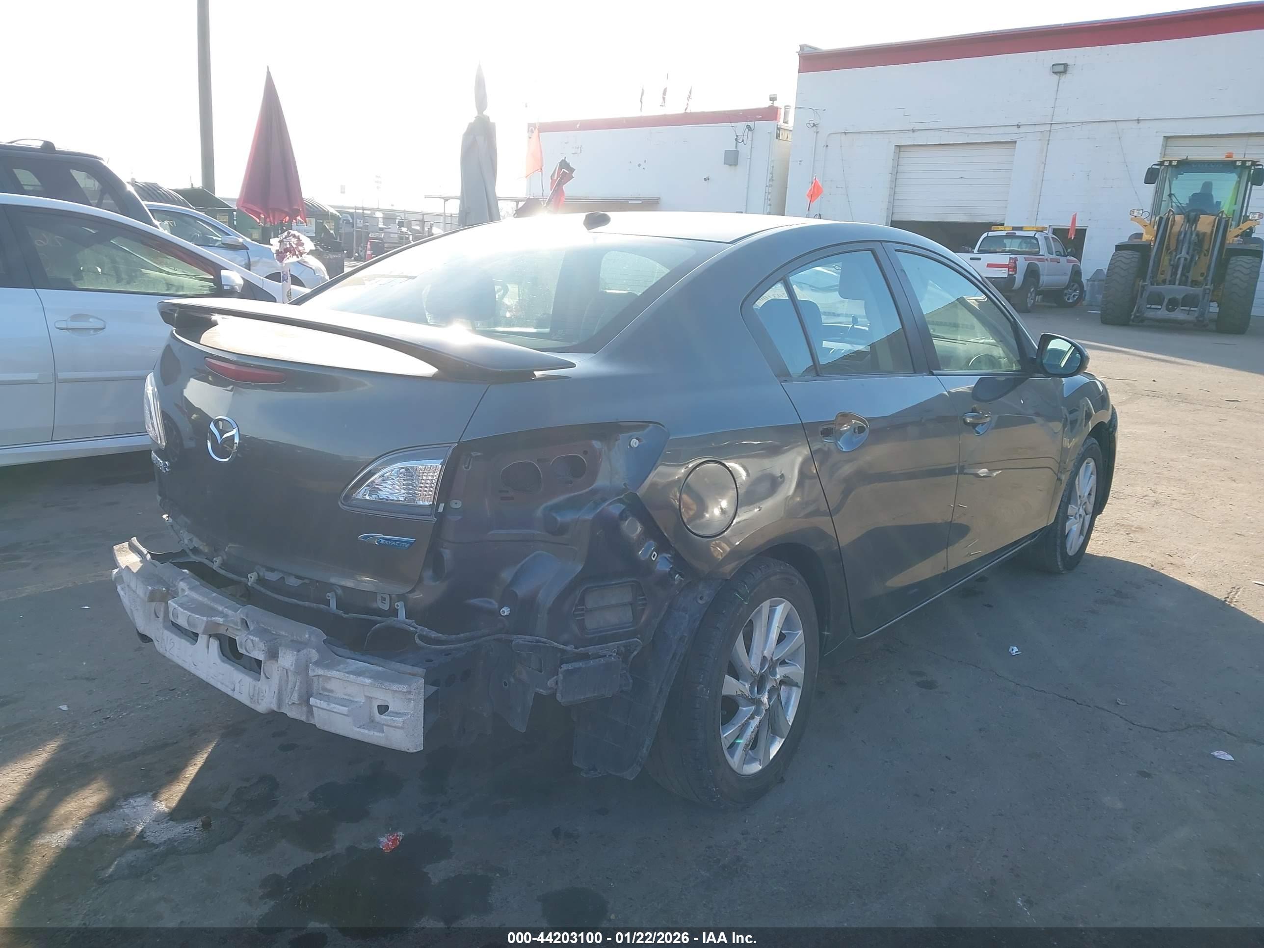 MAZDA MAZDA3 image 4