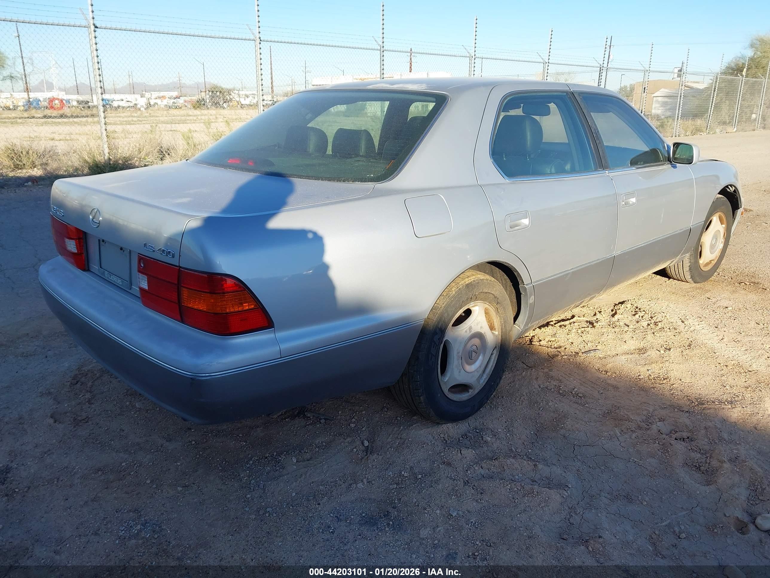 LEXUS LS image 4