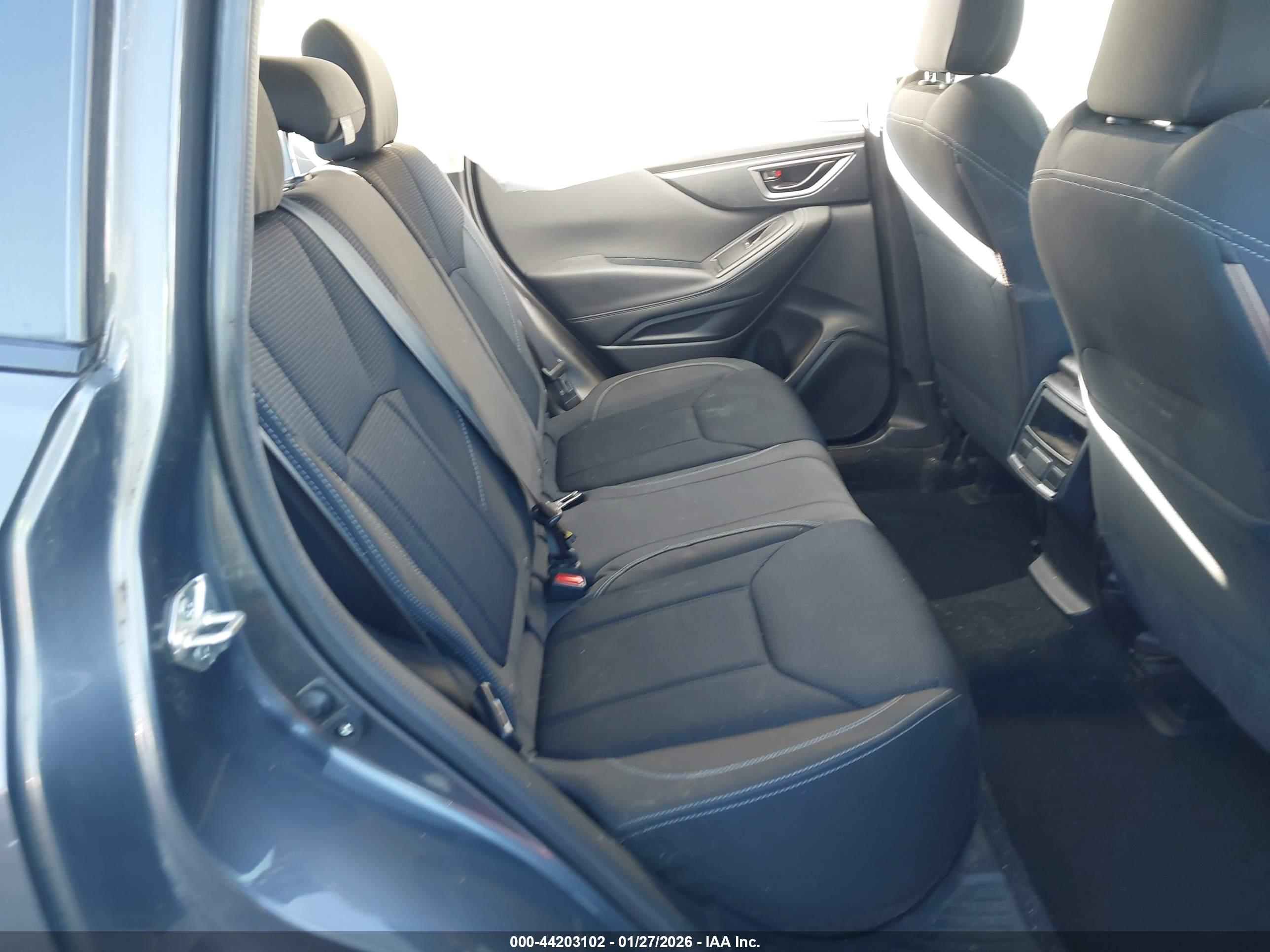 SUBARU FORESTER image 8