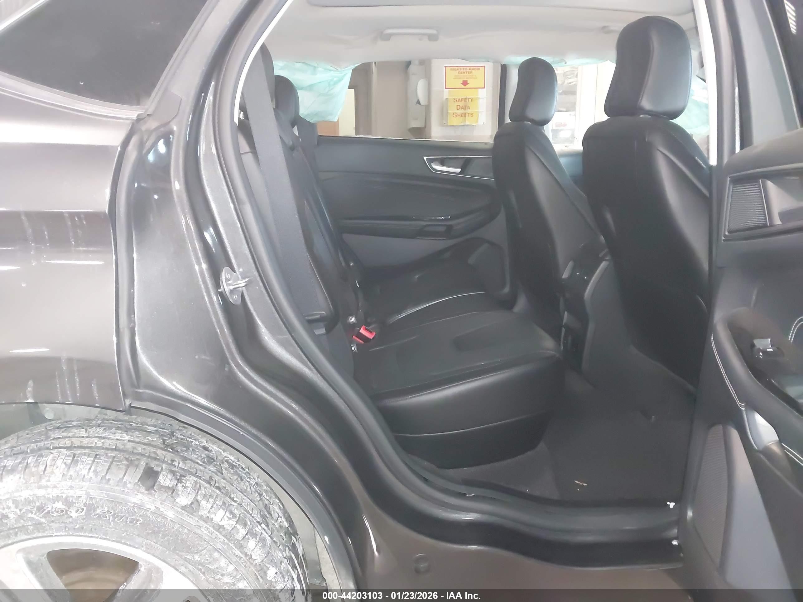 FORD EDGE image 8