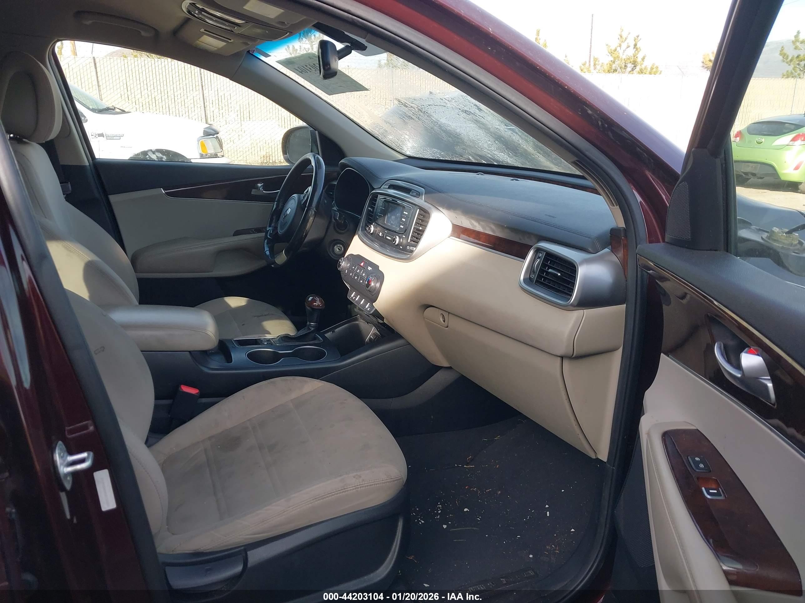 KIA SORENTO image 5