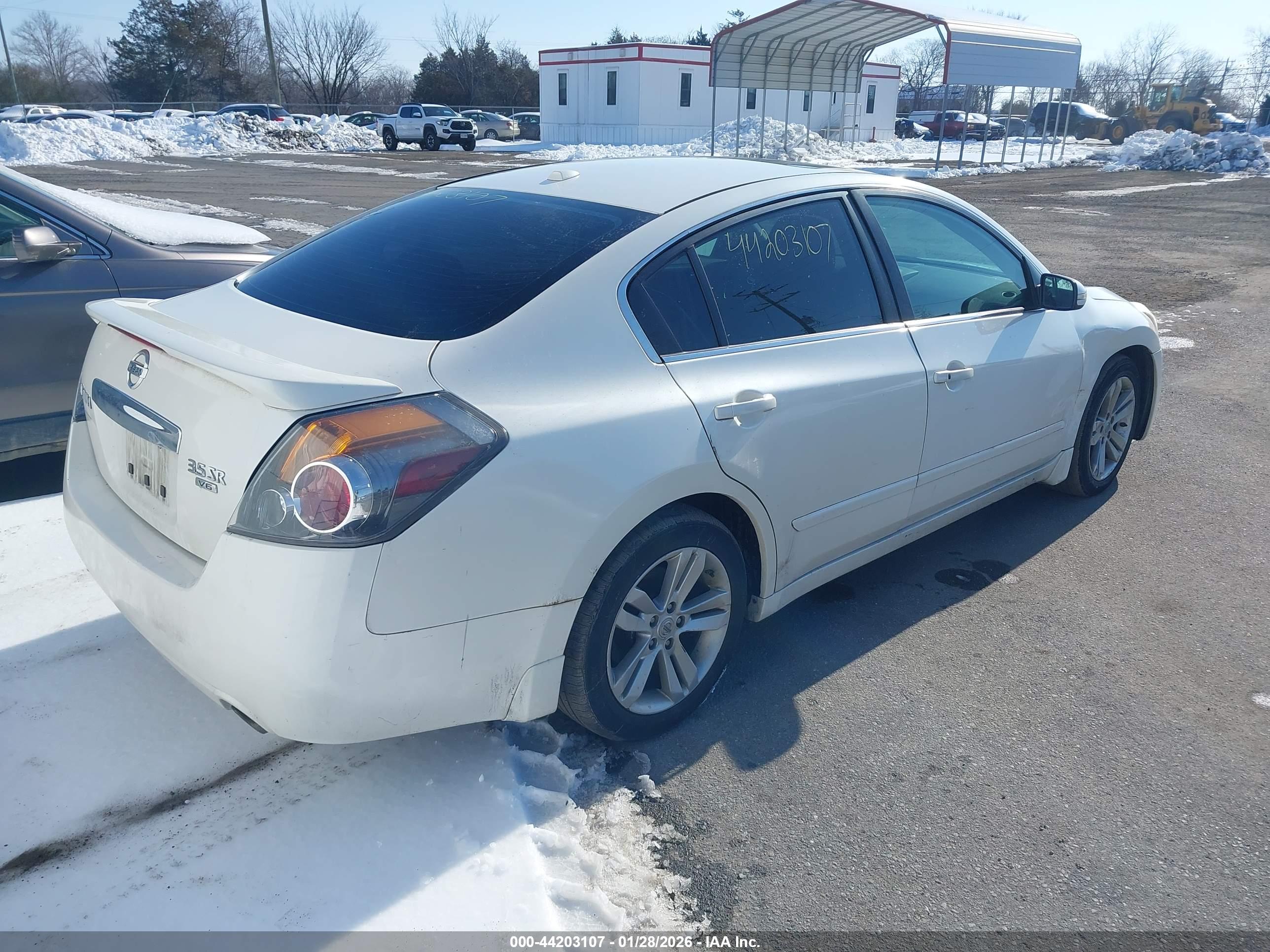 NISSAN ALTIMA image 4