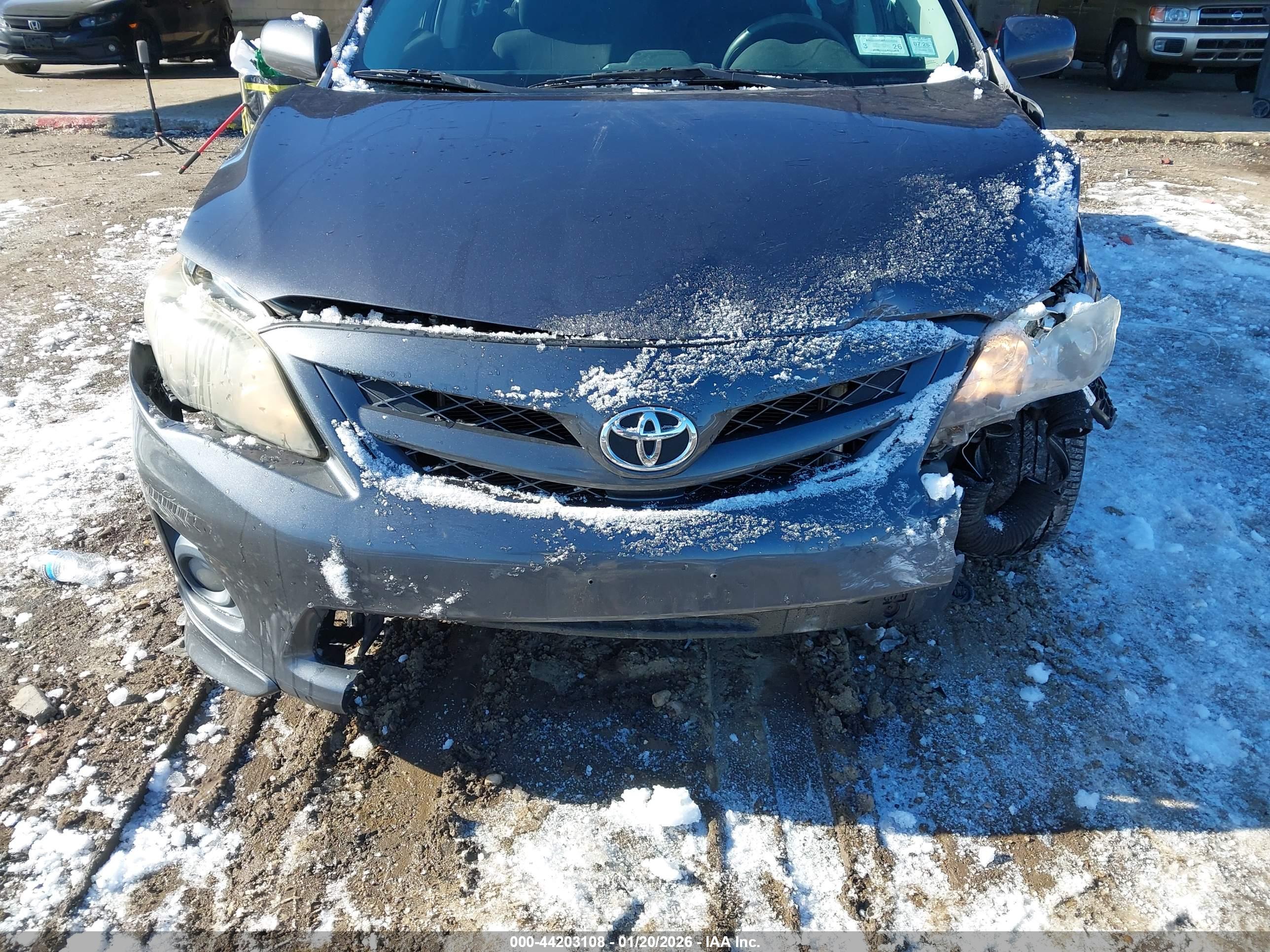 TOYOTA COROLLA image 6