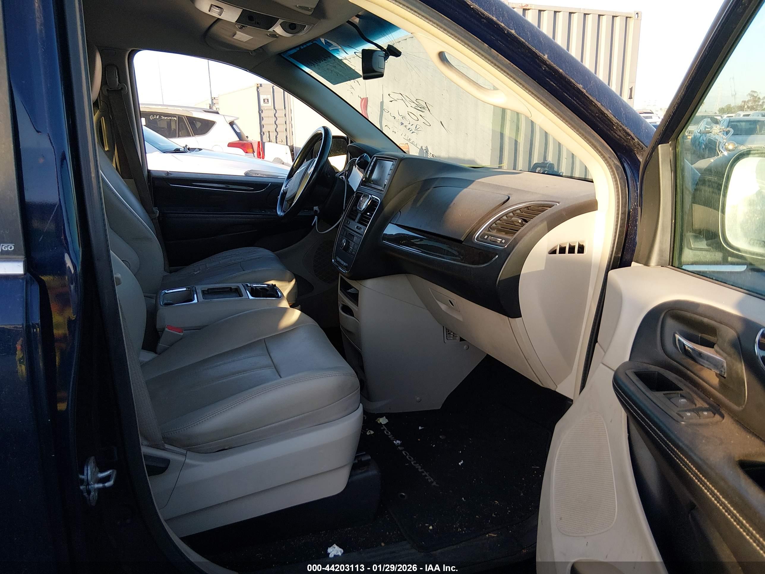 CHRYSLER TOWN image 5