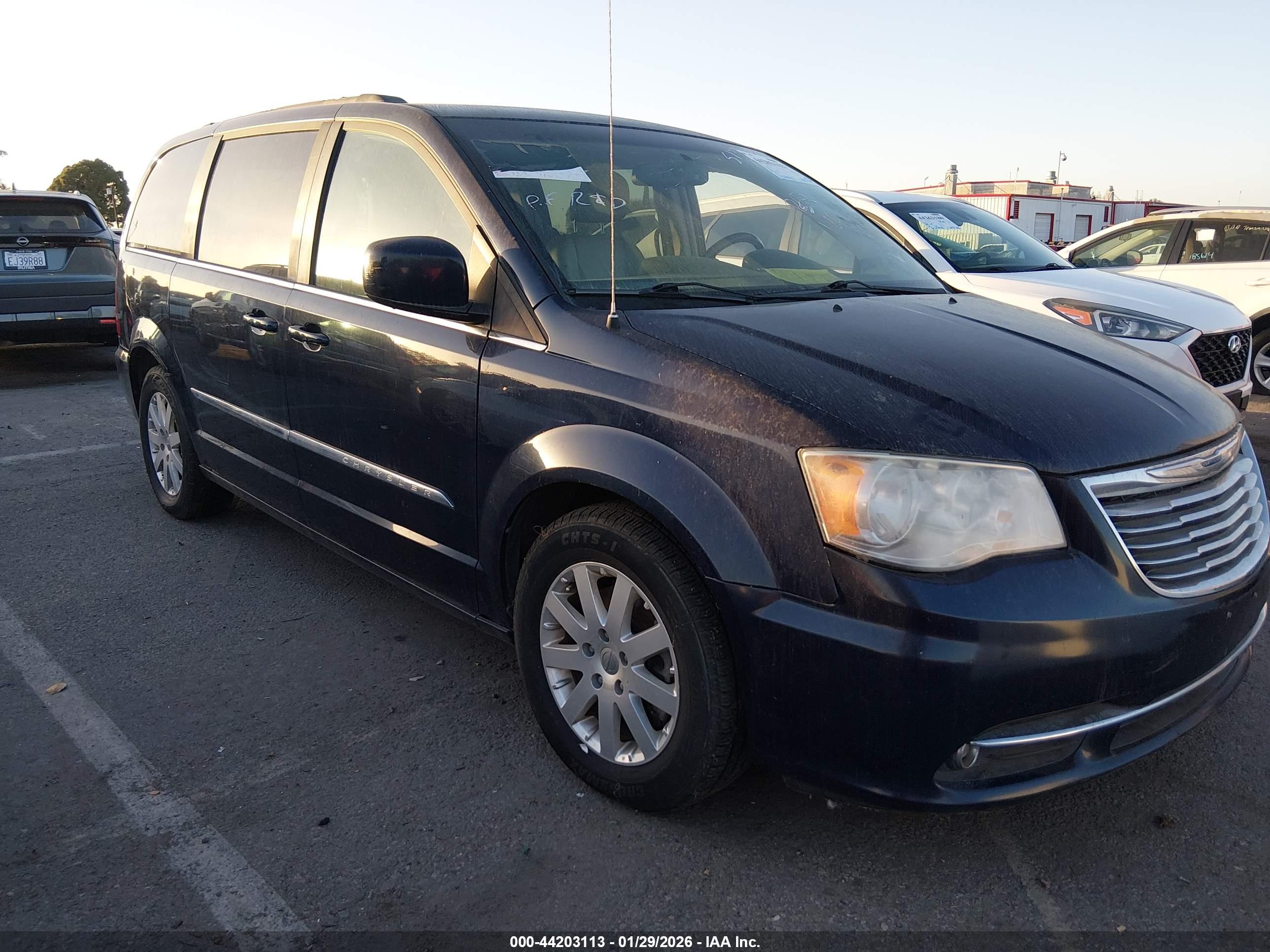 CHRYSLER TOWN image 6