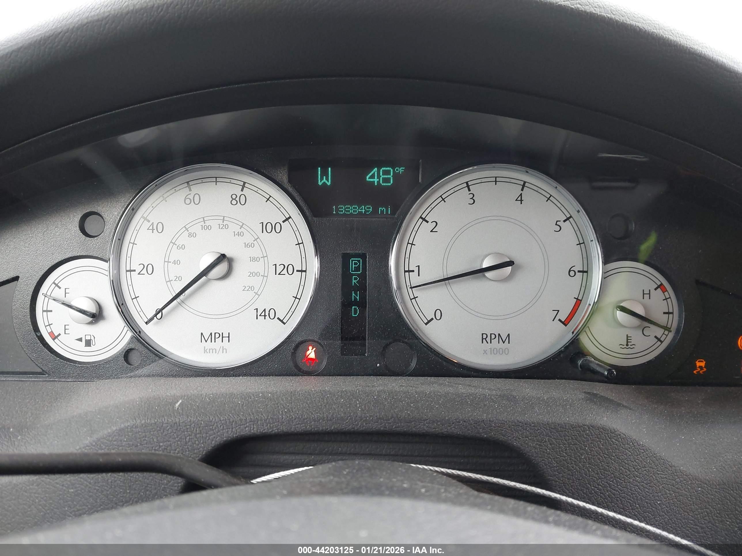 CHRYSLER 300 image 7