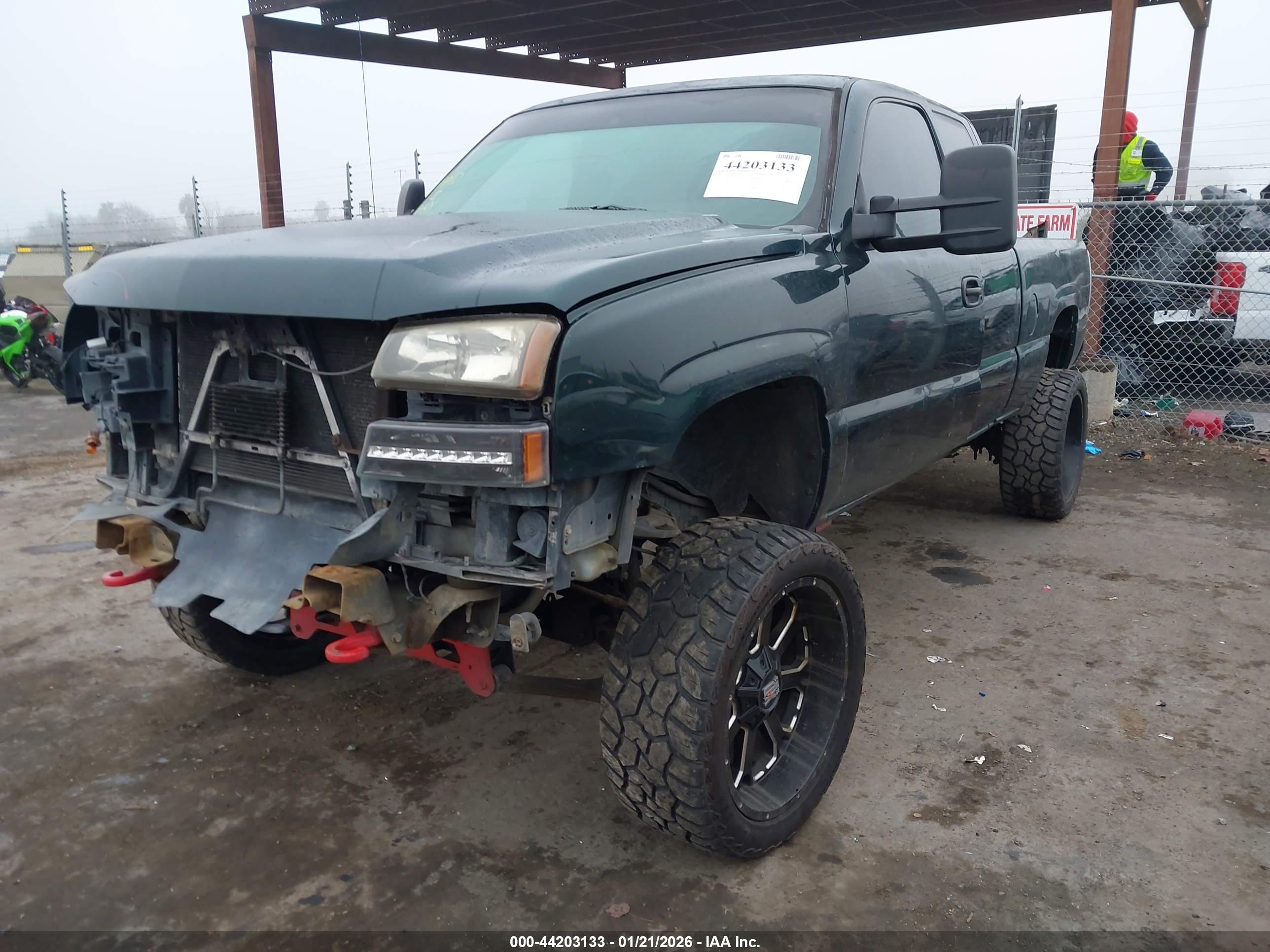 CHEVROLET SILVERADO image 2