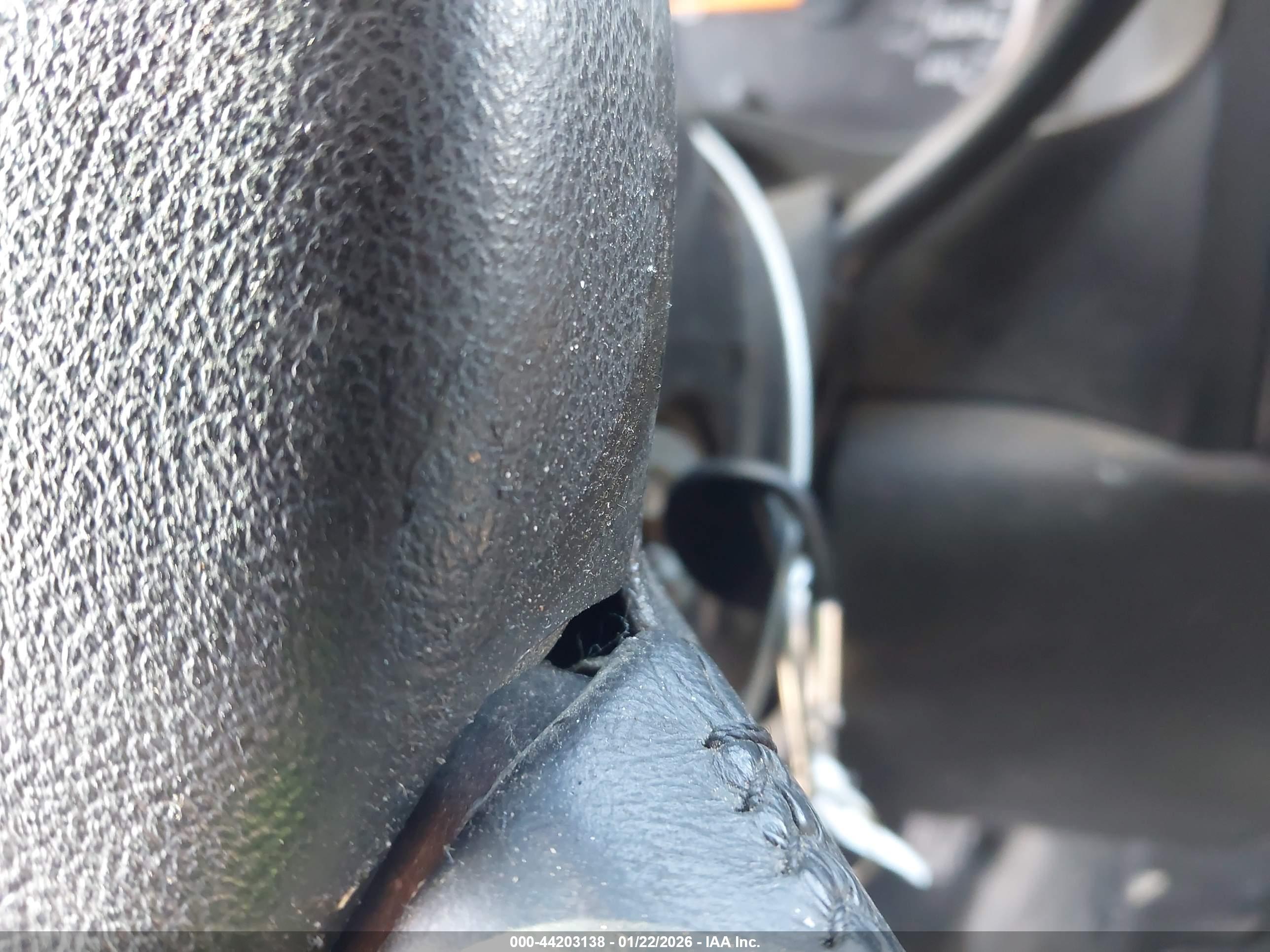 CHEVROLET COLORADO image 11