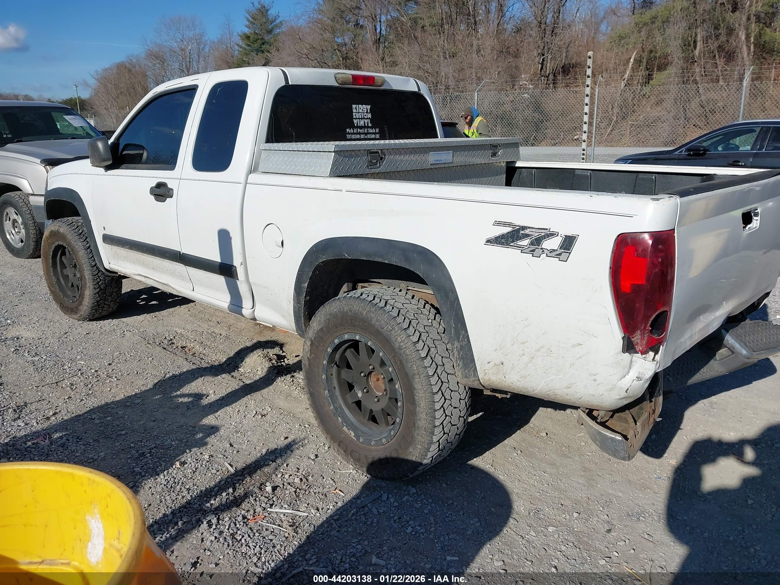 CHEVROLET COLORADO image 3