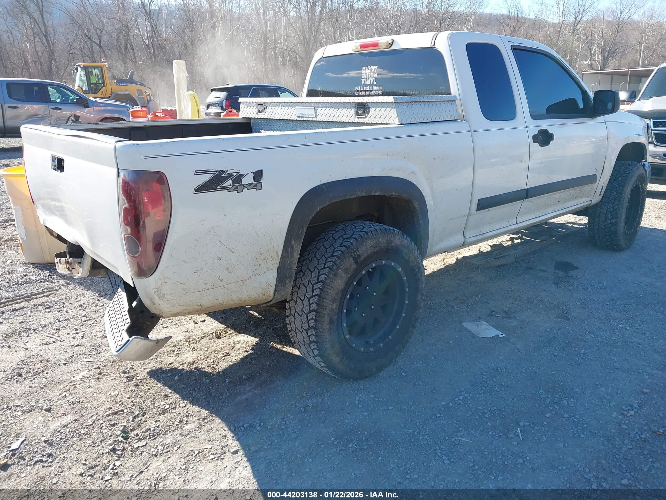 CHEVROLET COLORADO image 4