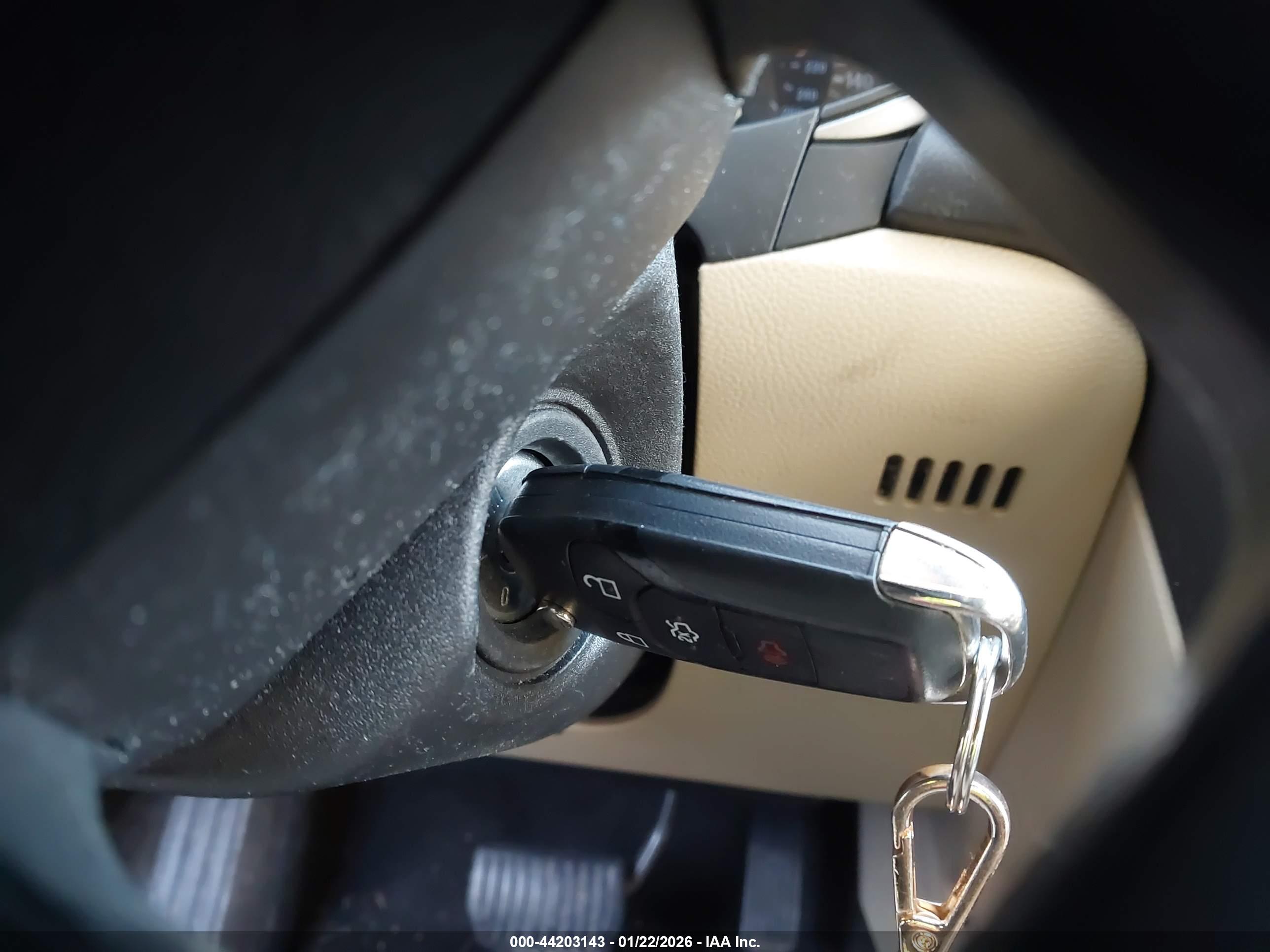 FORD FUSION image 11
