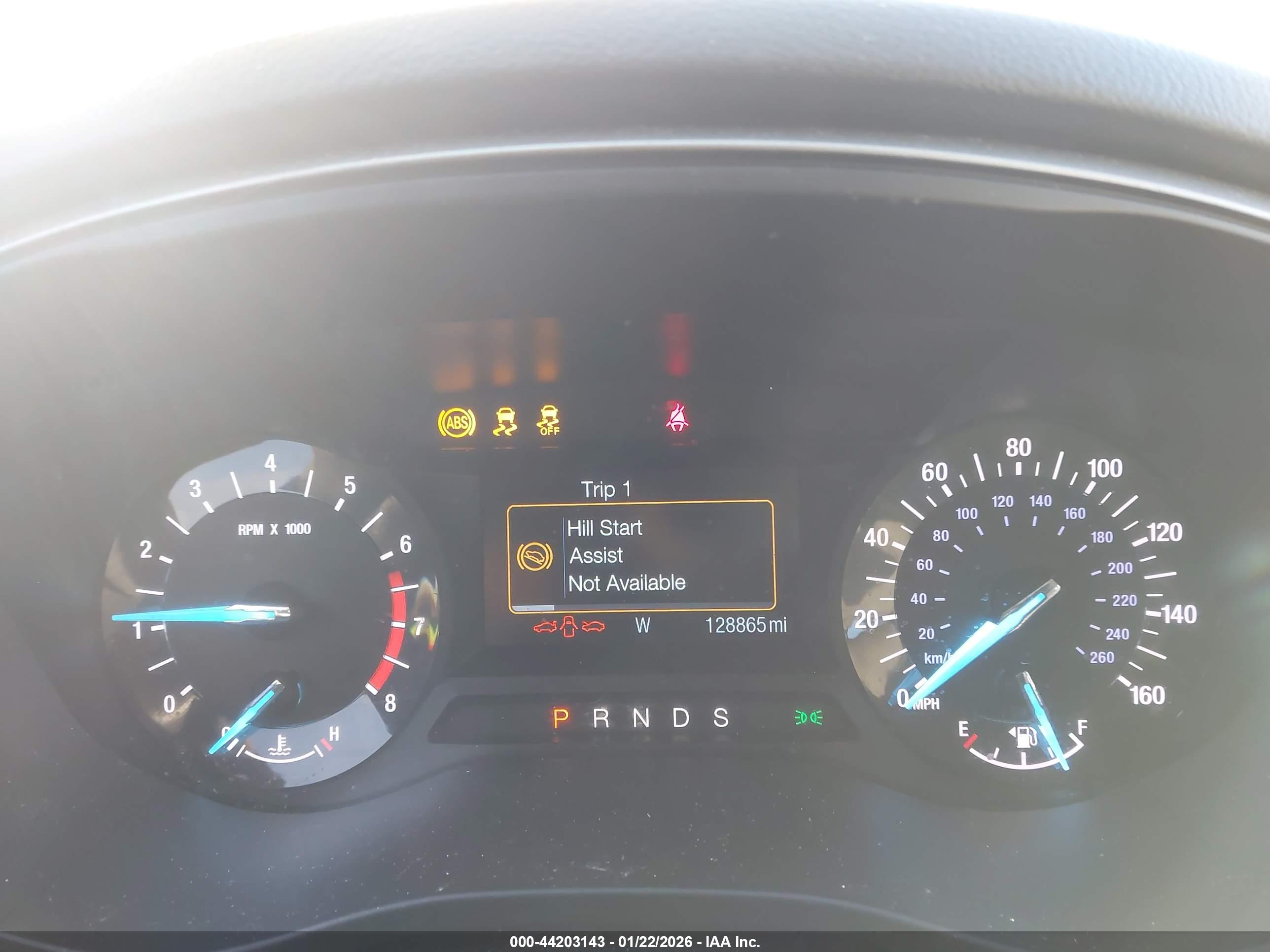 FORD FUSION image 7