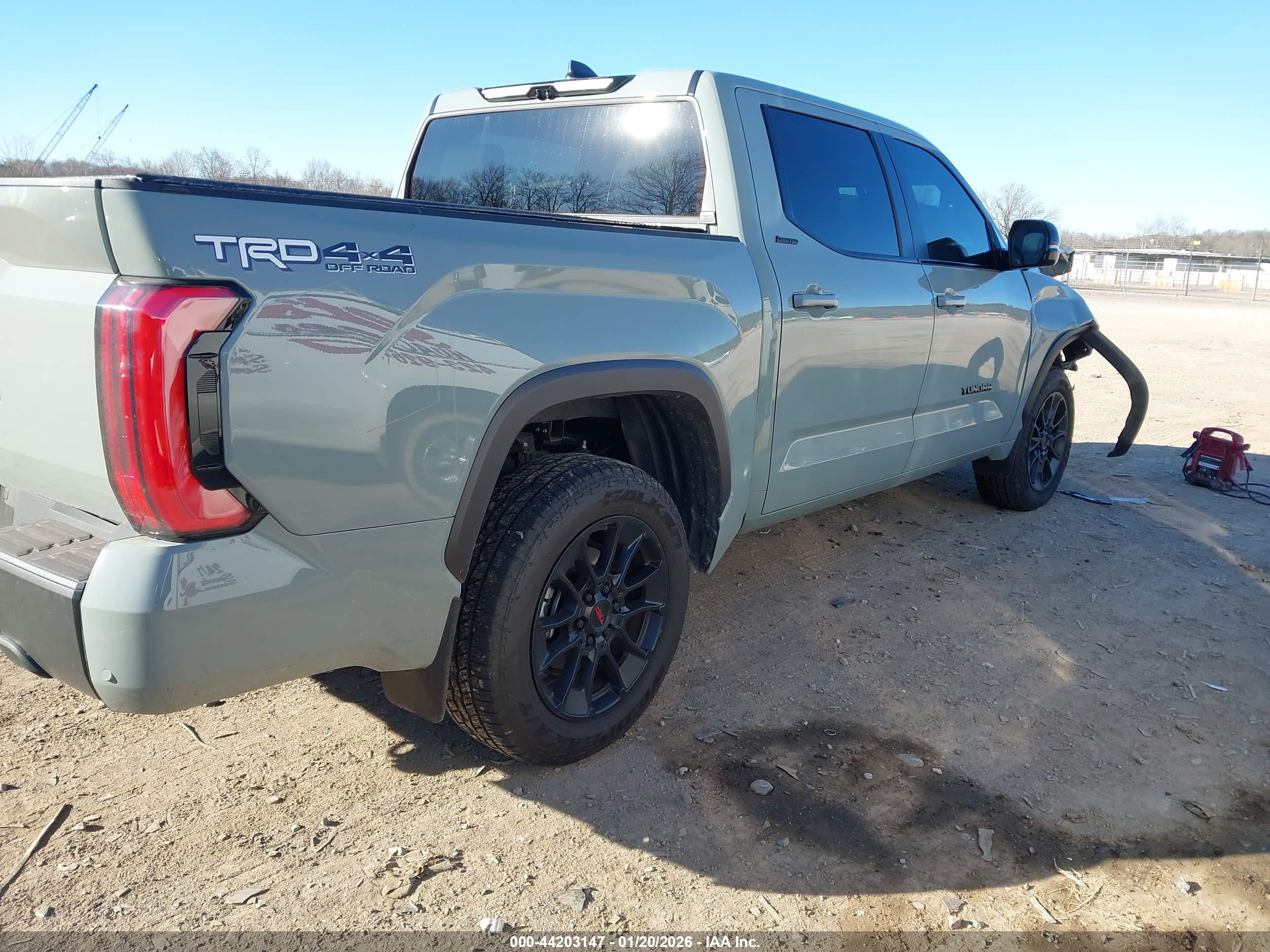 TOYOTA TUNDRA image 4