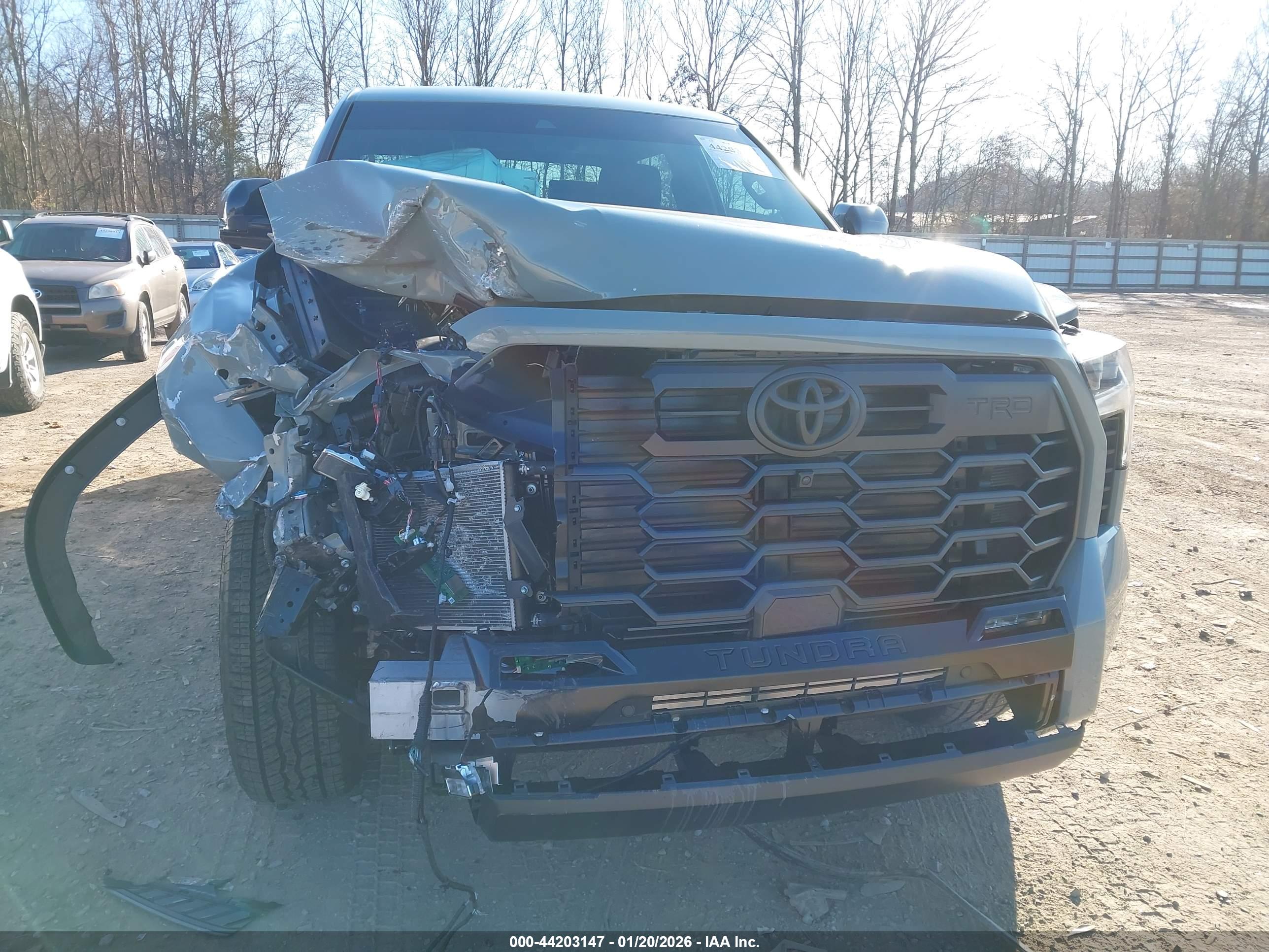 TOYOTA TUNDRA image 6