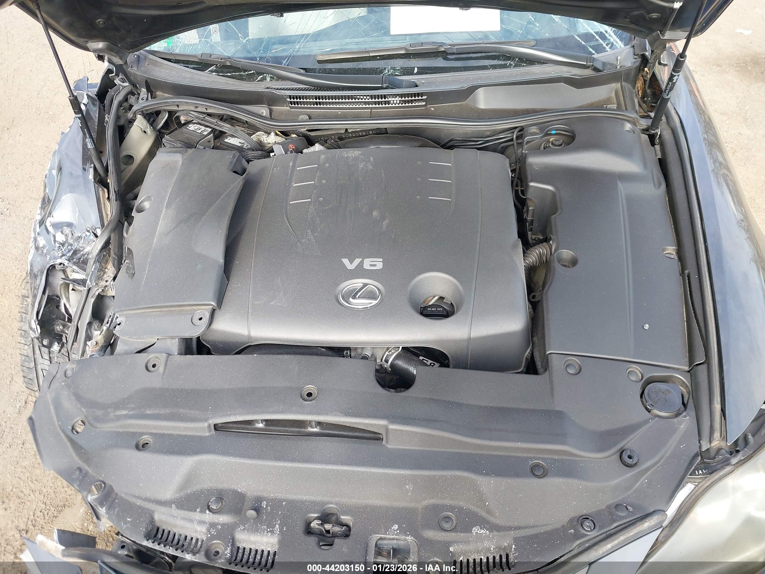 LEXUS IS image 10