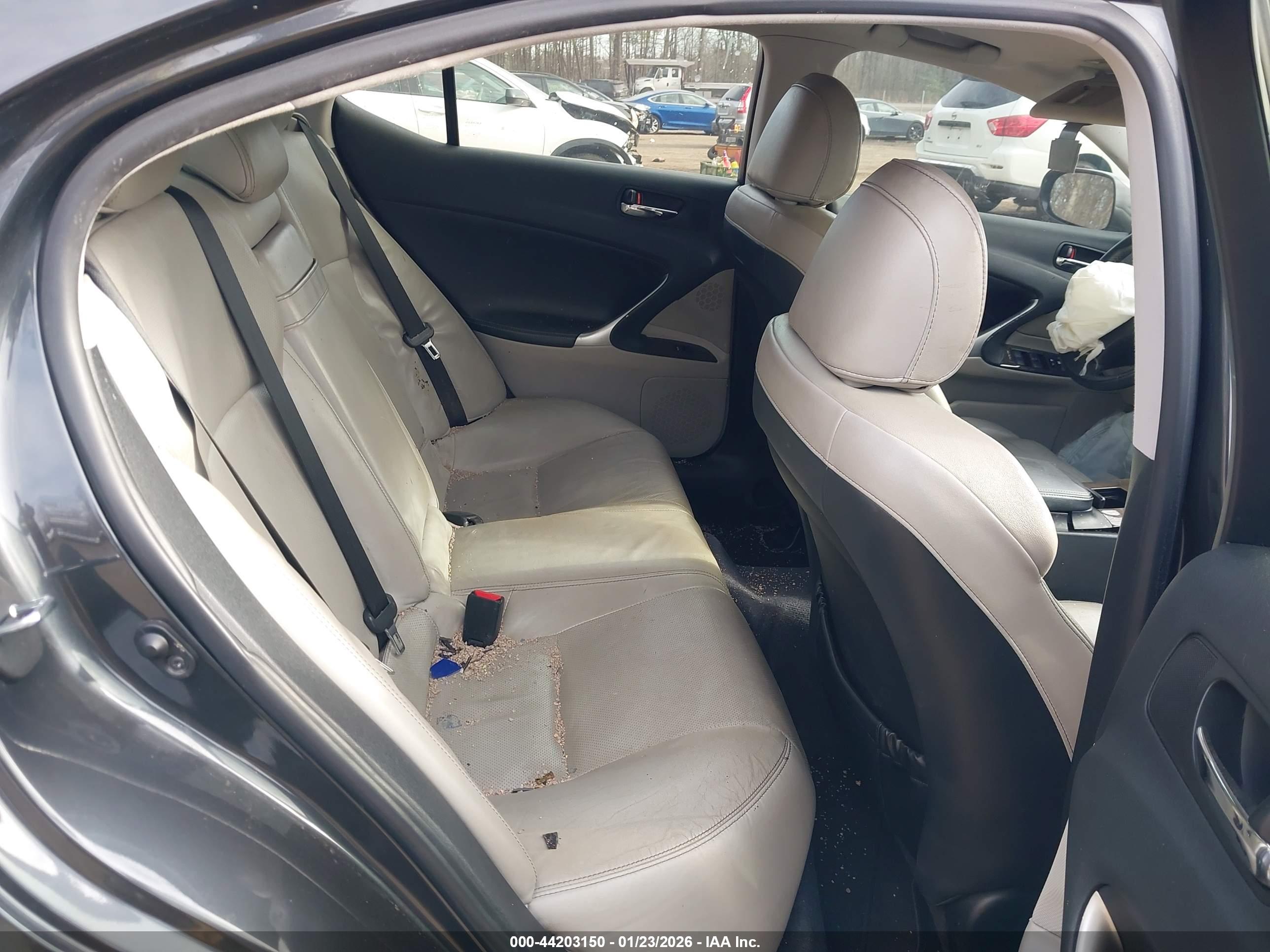 LEXUS IS image 8