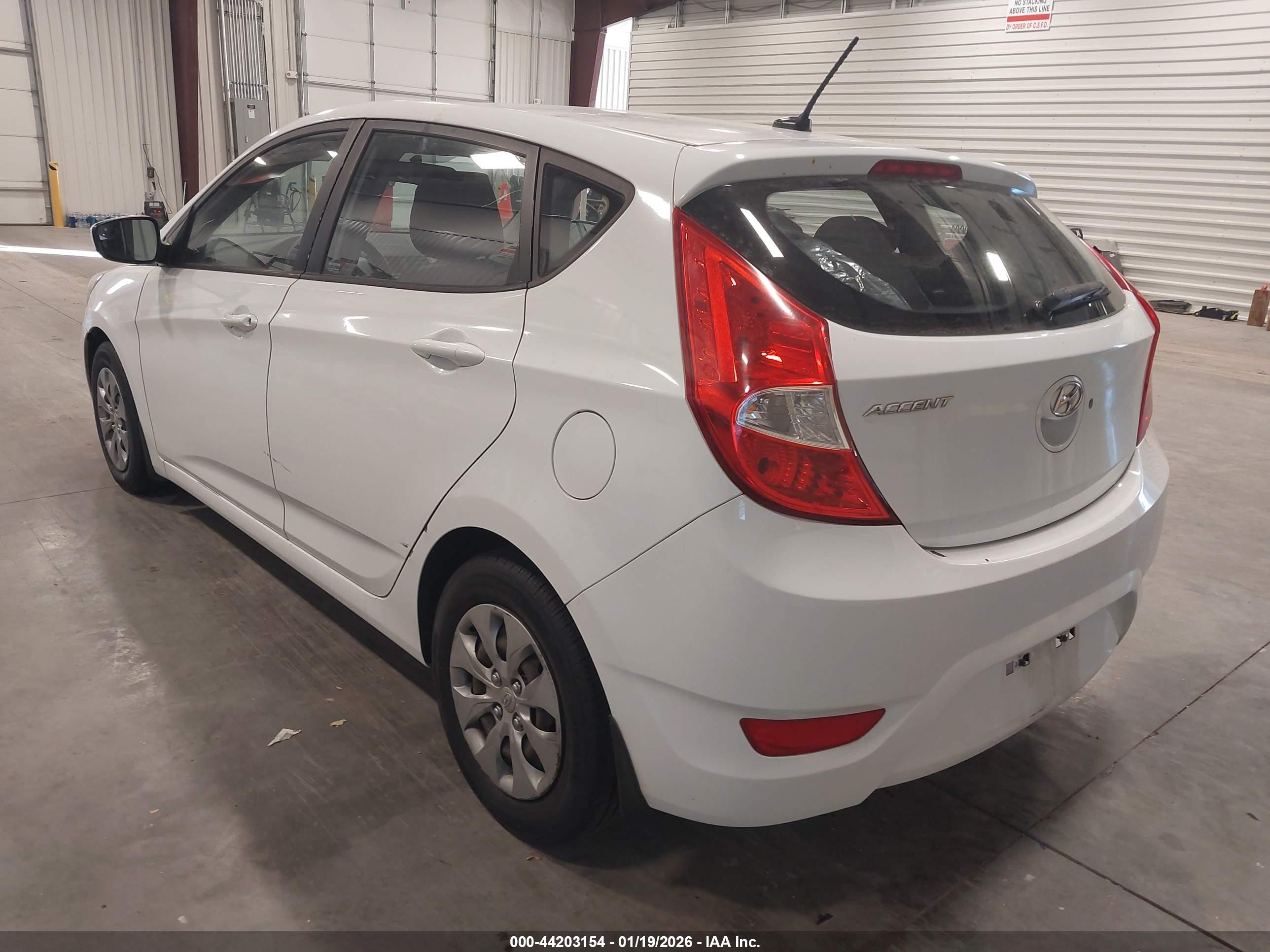 HYUNDAI ACCENT image 3