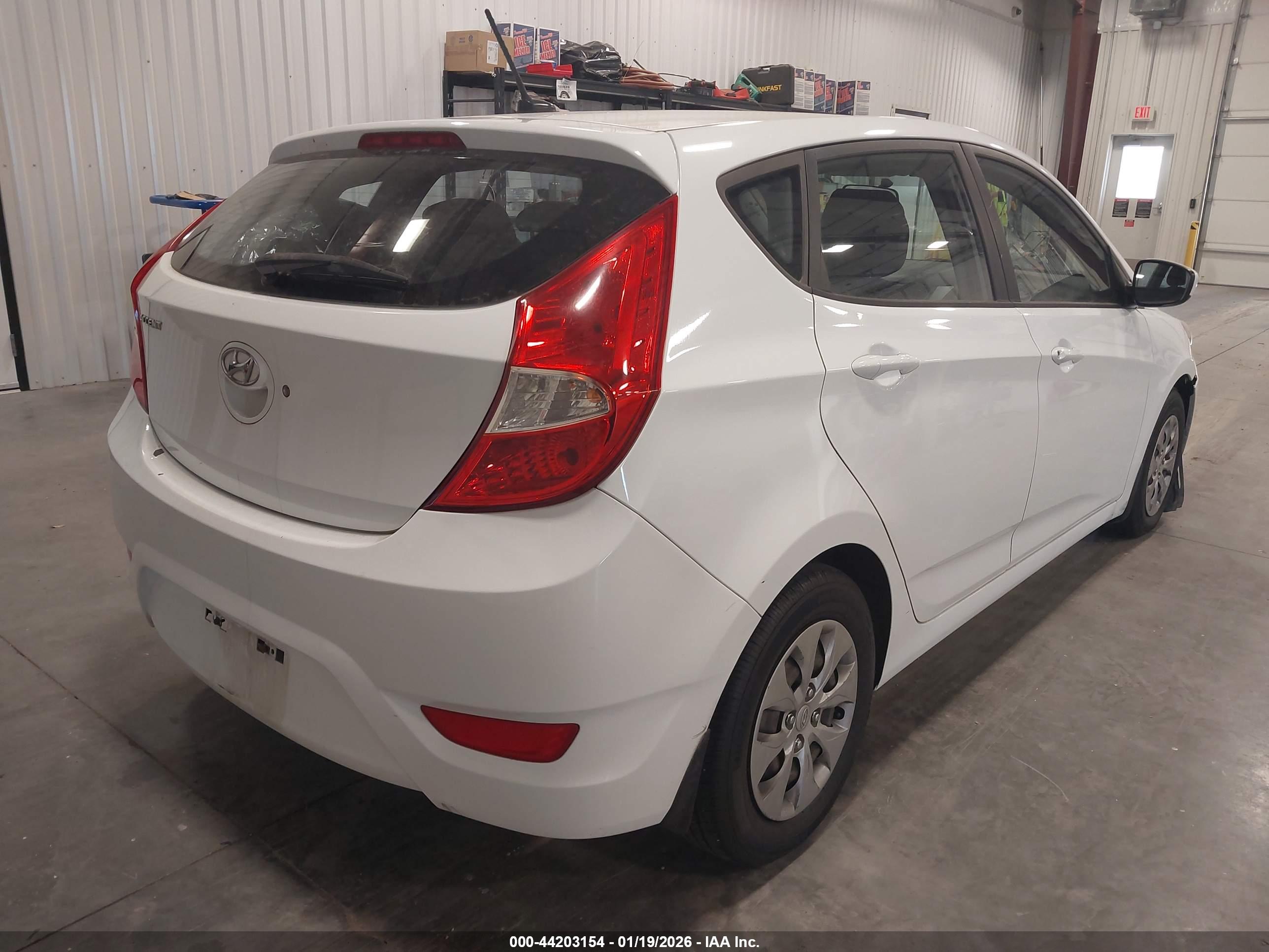 HYUNDAI ACCENT image 4