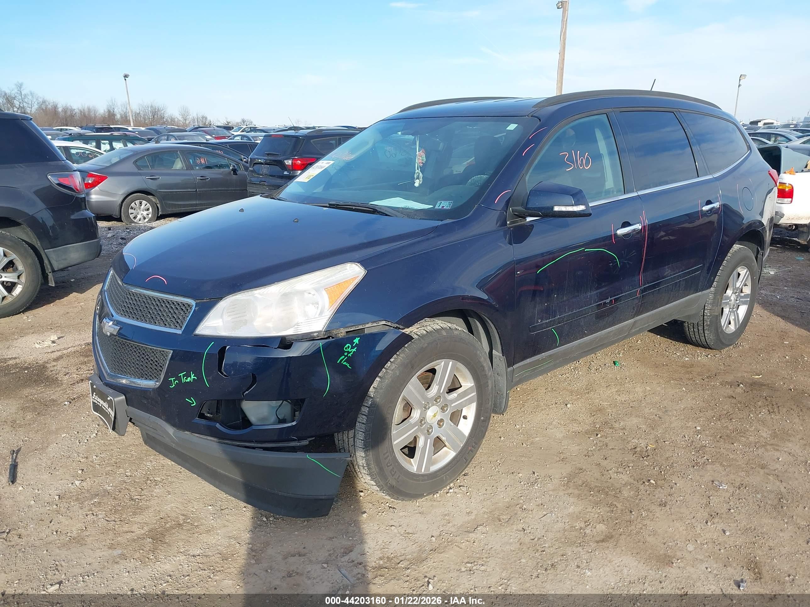 CHEVROLET TRAVERSE image 2