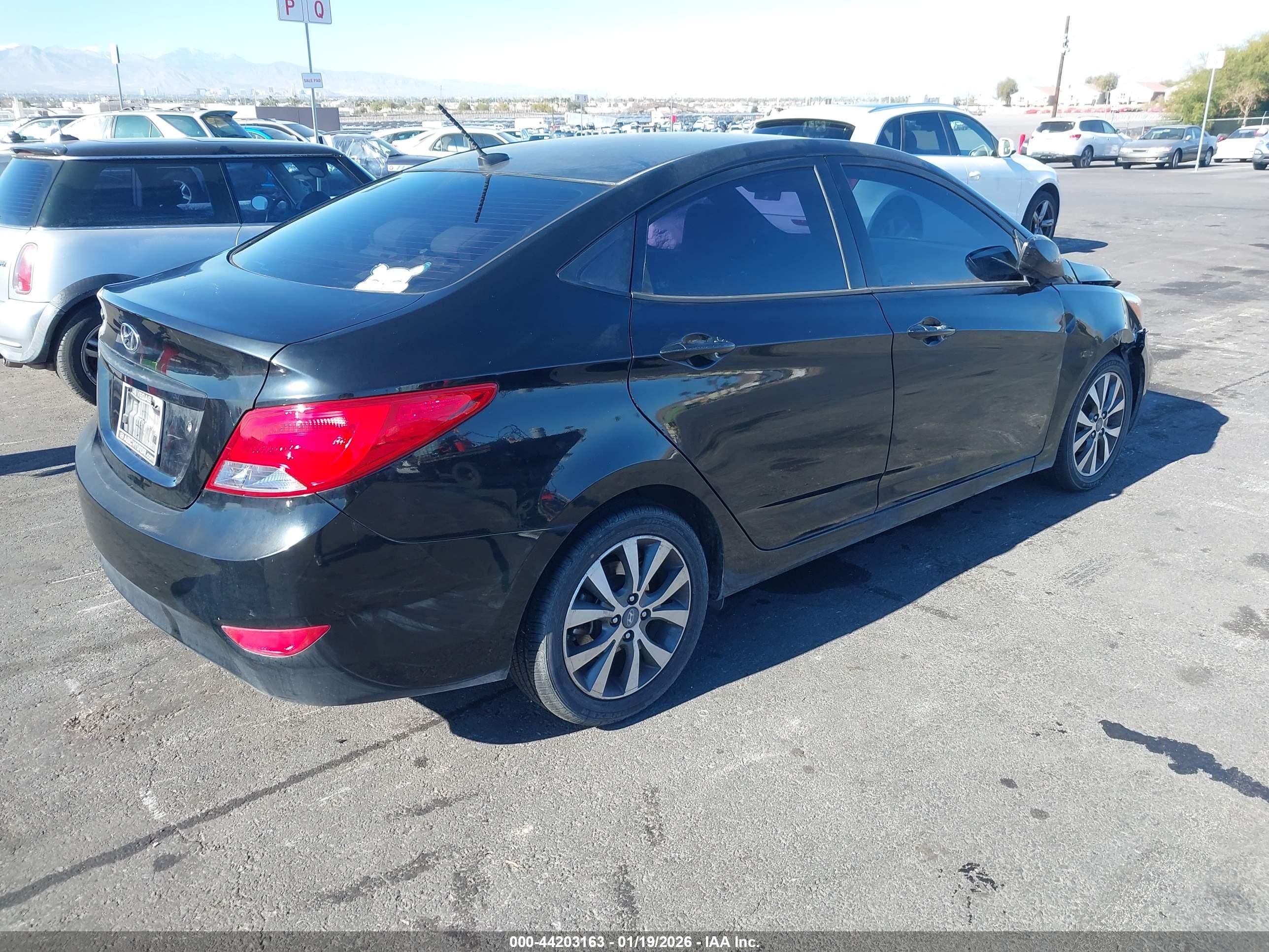 HYUNDAI ACCENT image 4