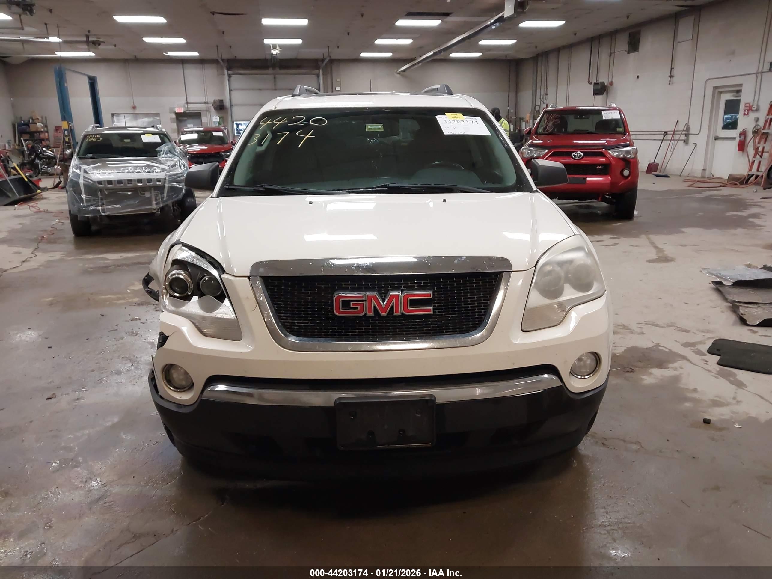 GMC ACADIA image 6