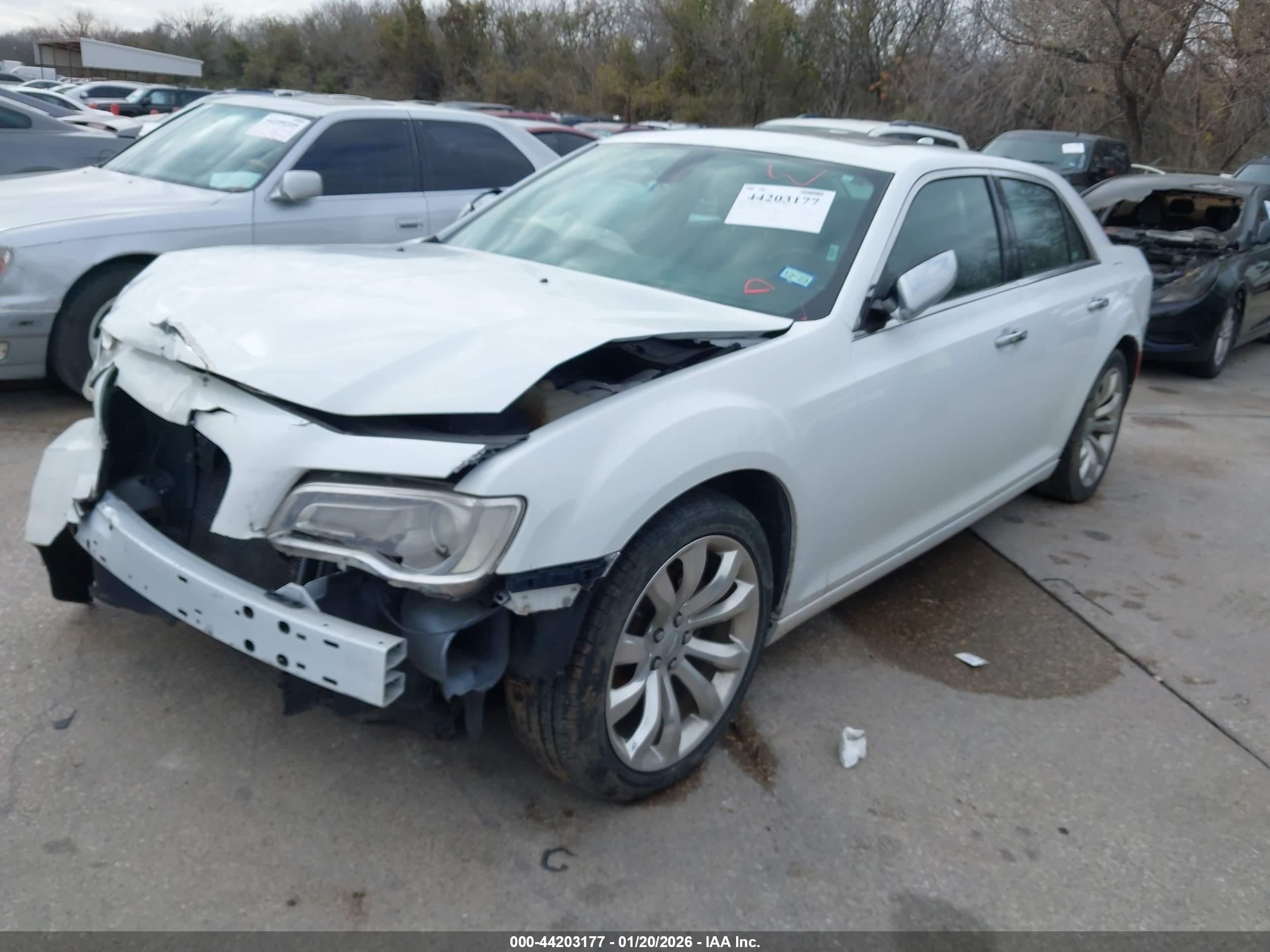 CHRYSLER 300 image 2