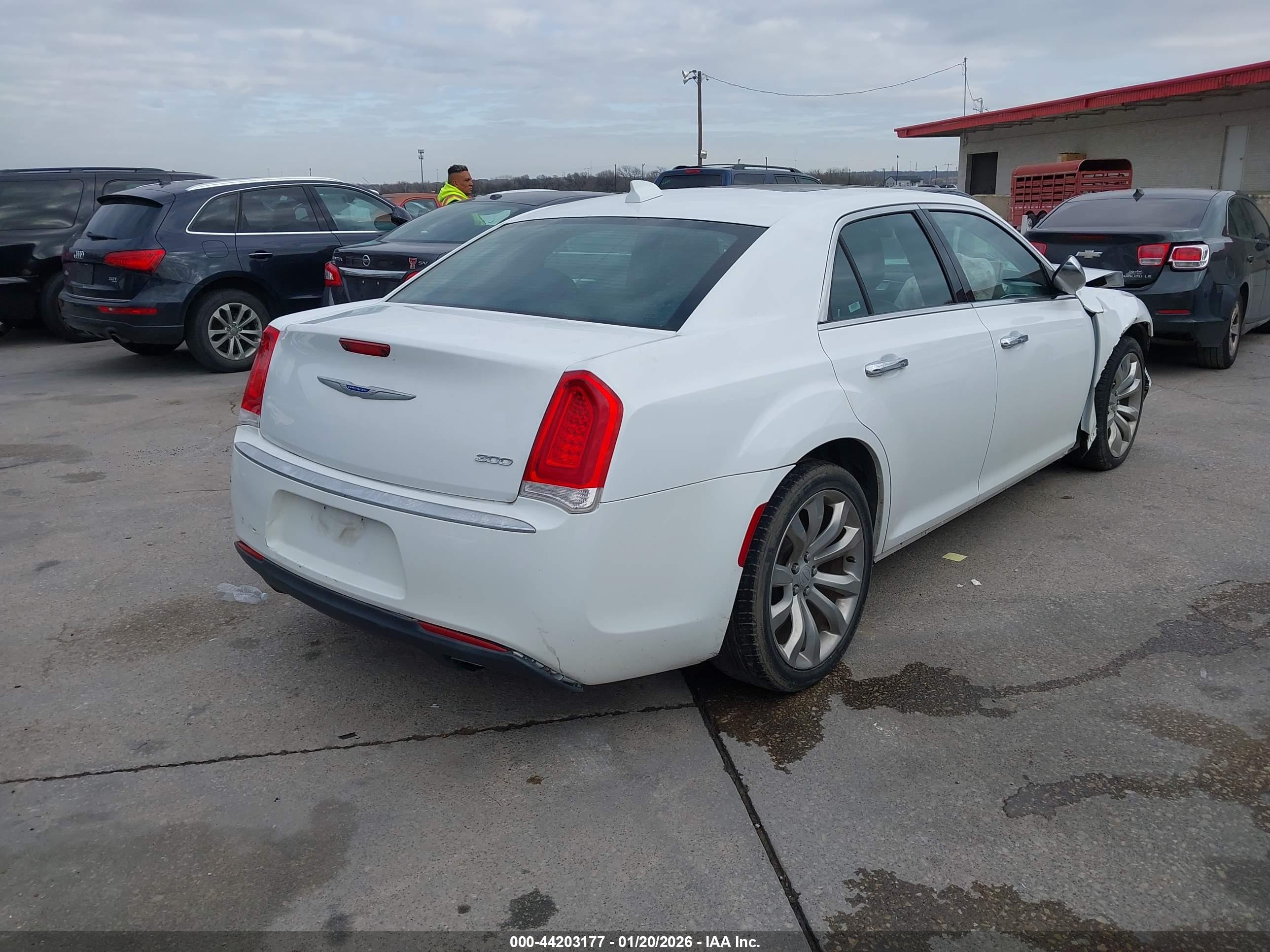CHRYSLER 300 image 4
