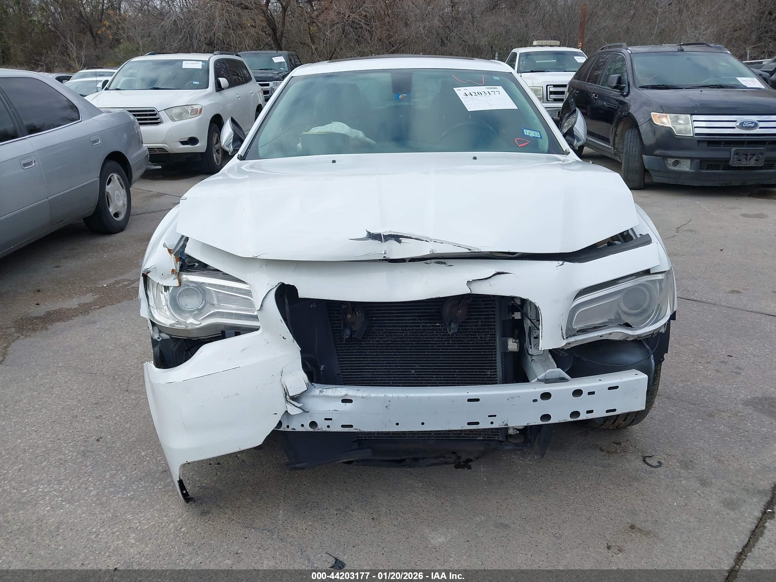 CHRYSLER 300 image 6