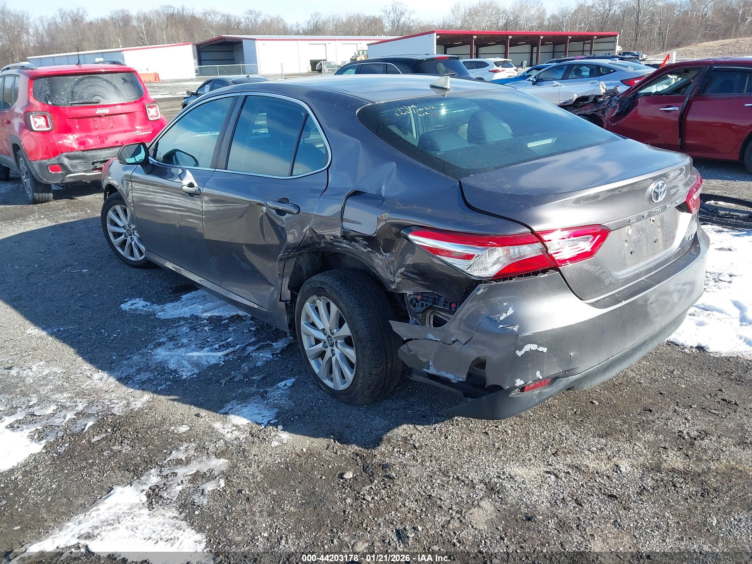 TOYOTA CAMRY image 3