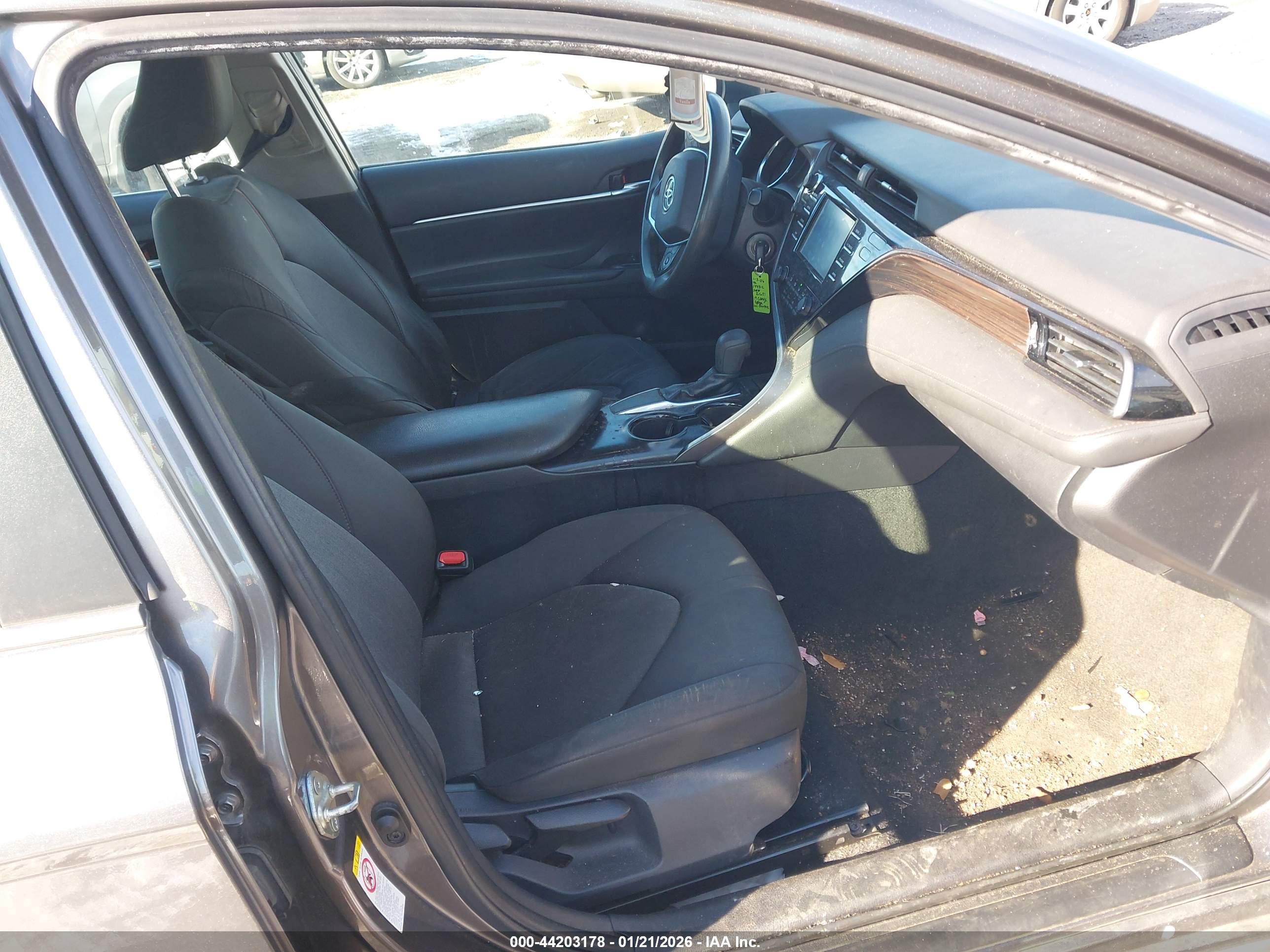 TOYOTA CAMRY image 5