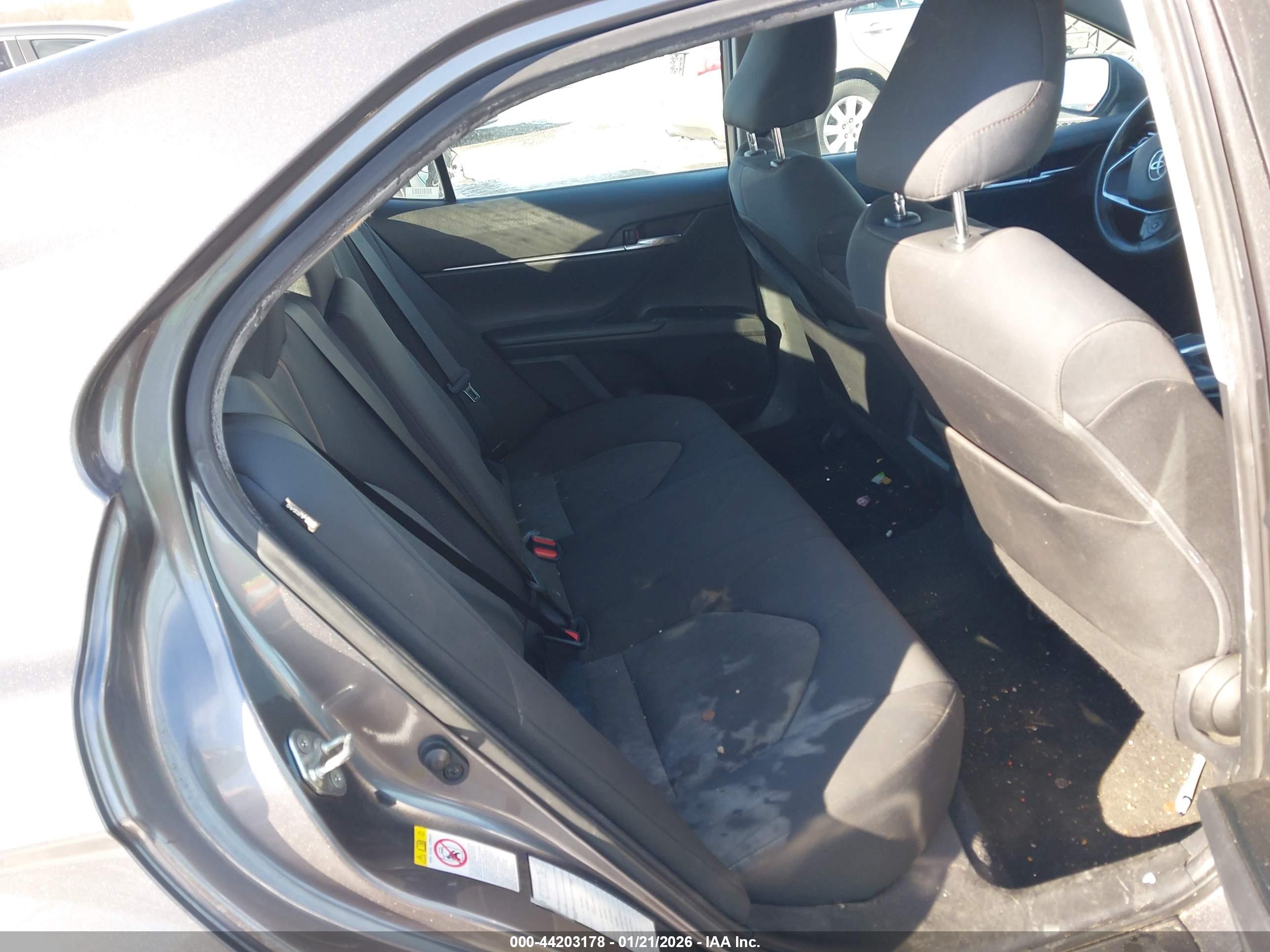 TOYOTA CAMRY image 8