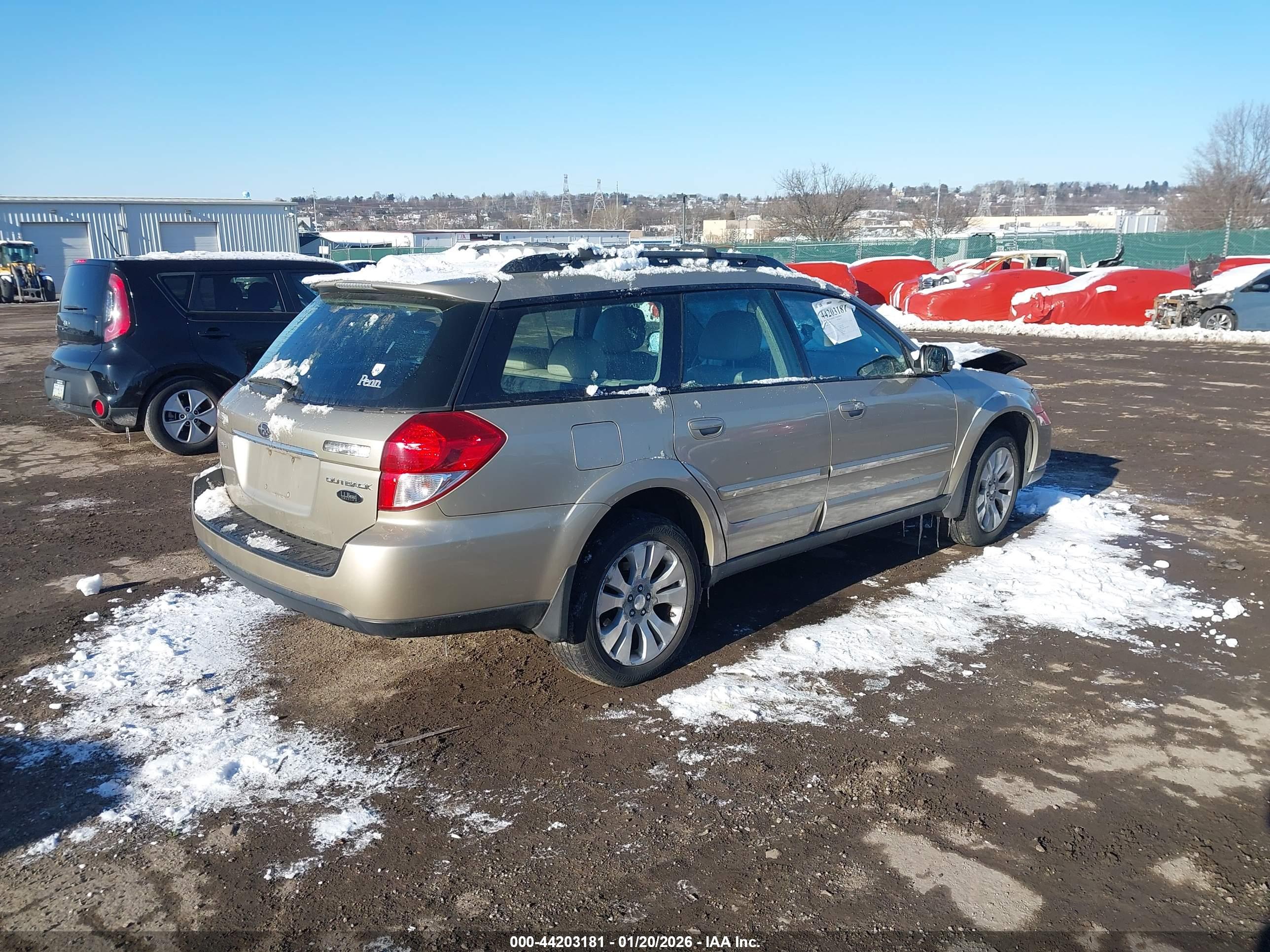 SUBARU OUTBACK image 4