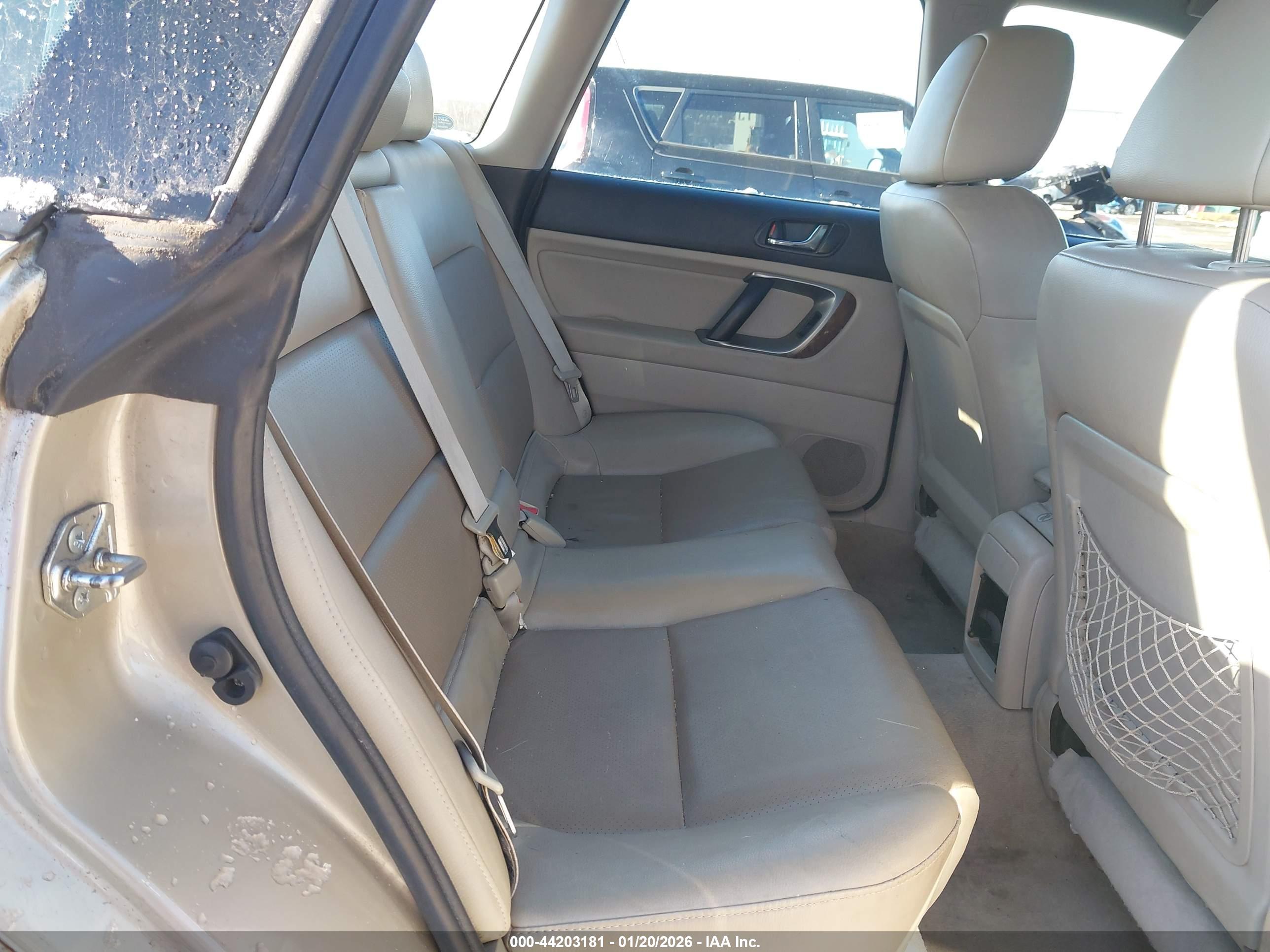 SUBARU OUTBACK image 8