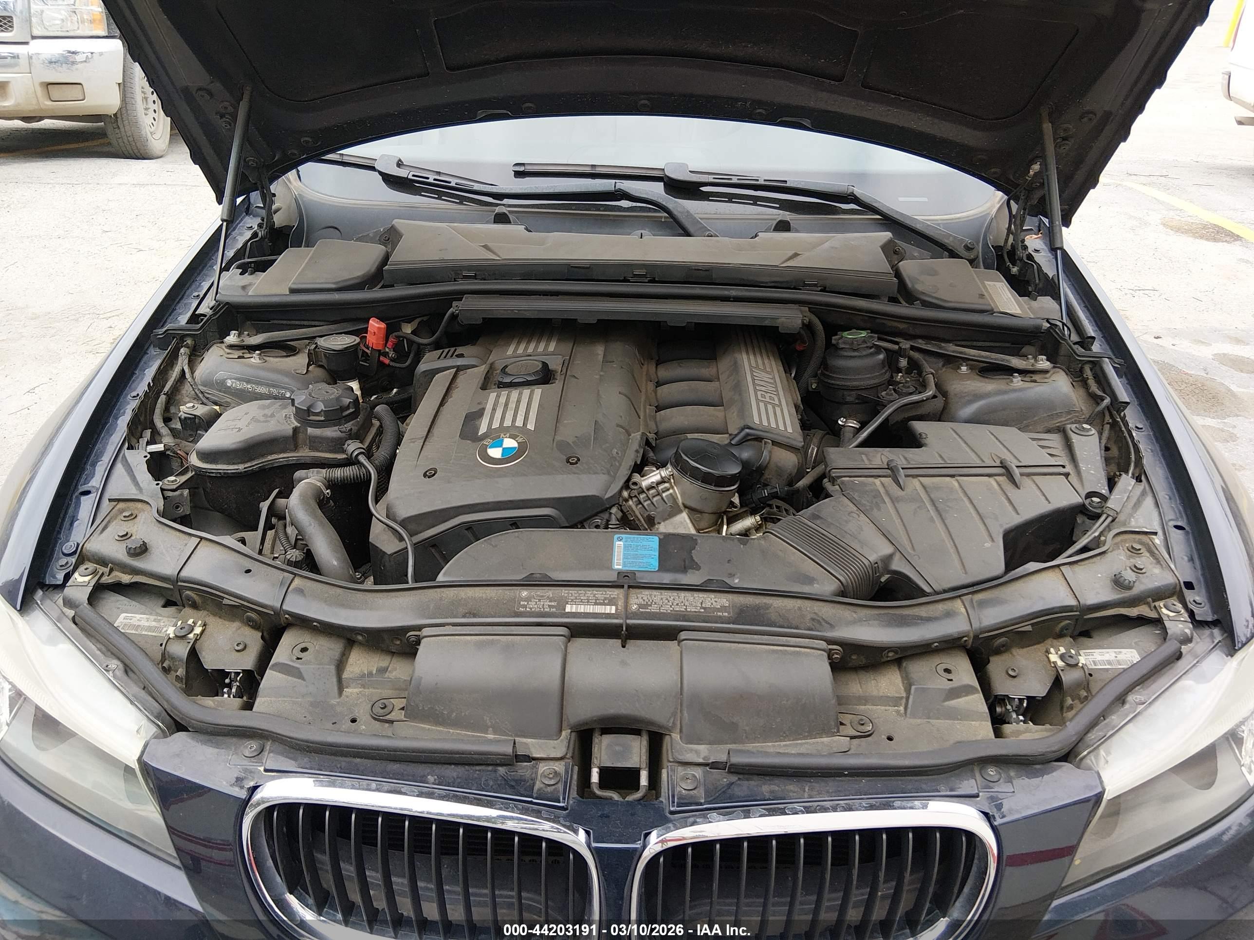 BMW 328I image 10