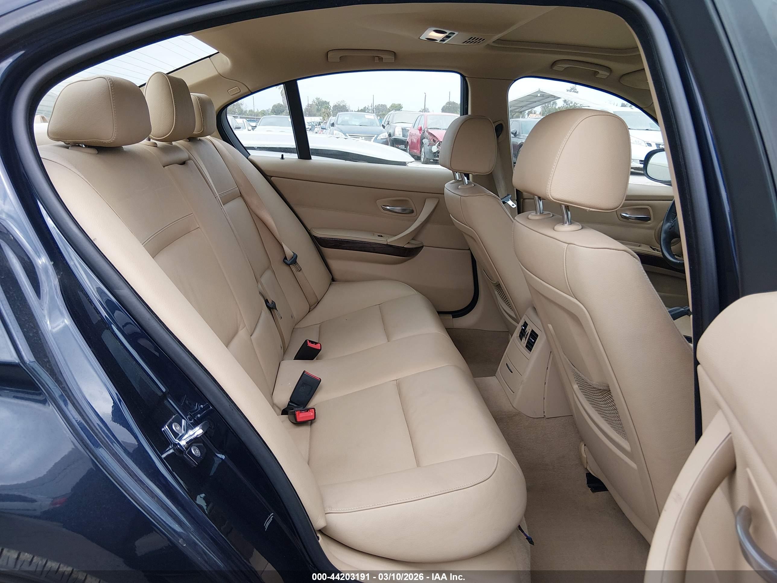 BMW 328I image 8