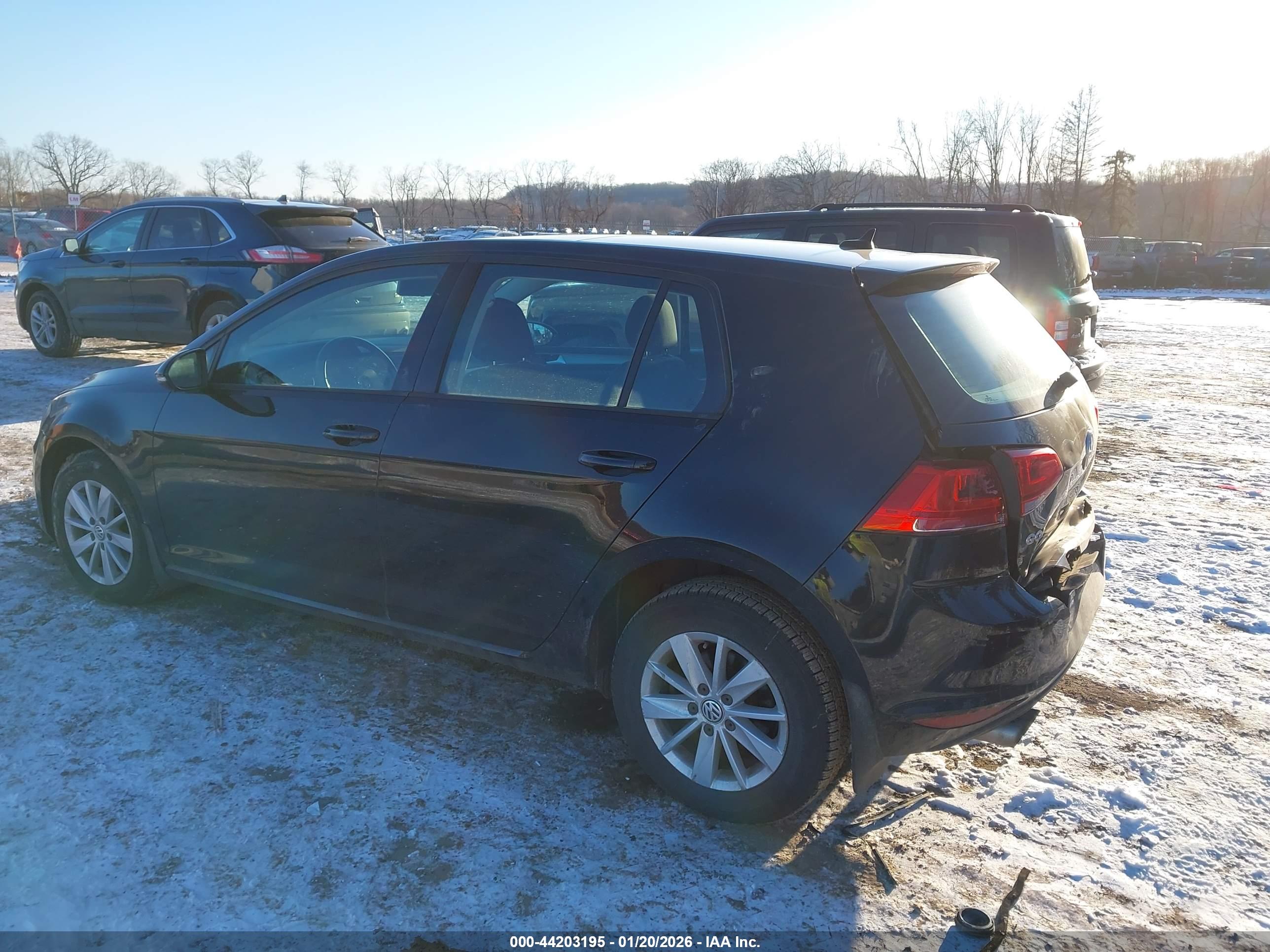 VOLKSWAGEN GOLF image 3